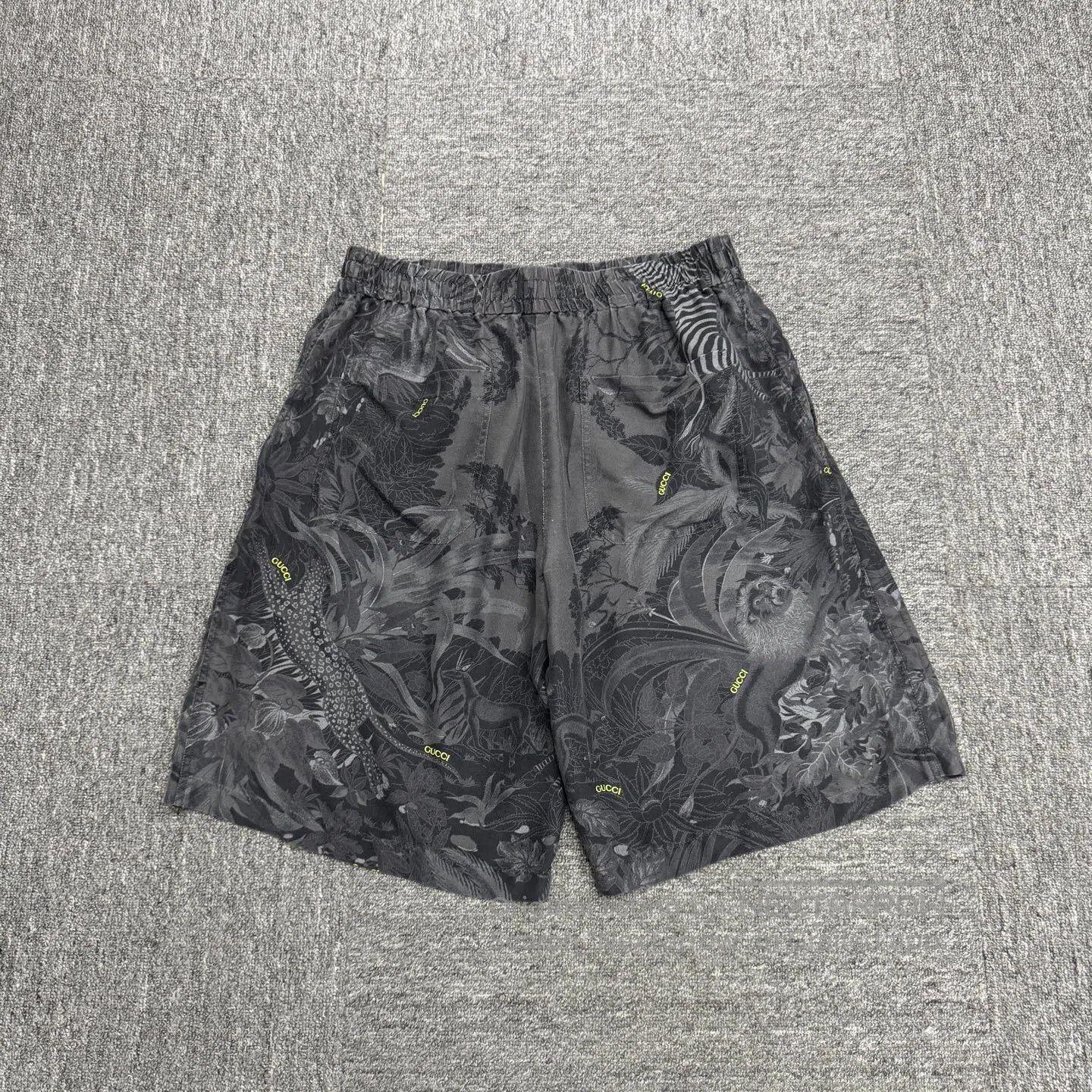 Gucci Guicci Animal-print silk shorts made from silkworm fiber| Size US 30 / EU 46 - 2 Thumbnail