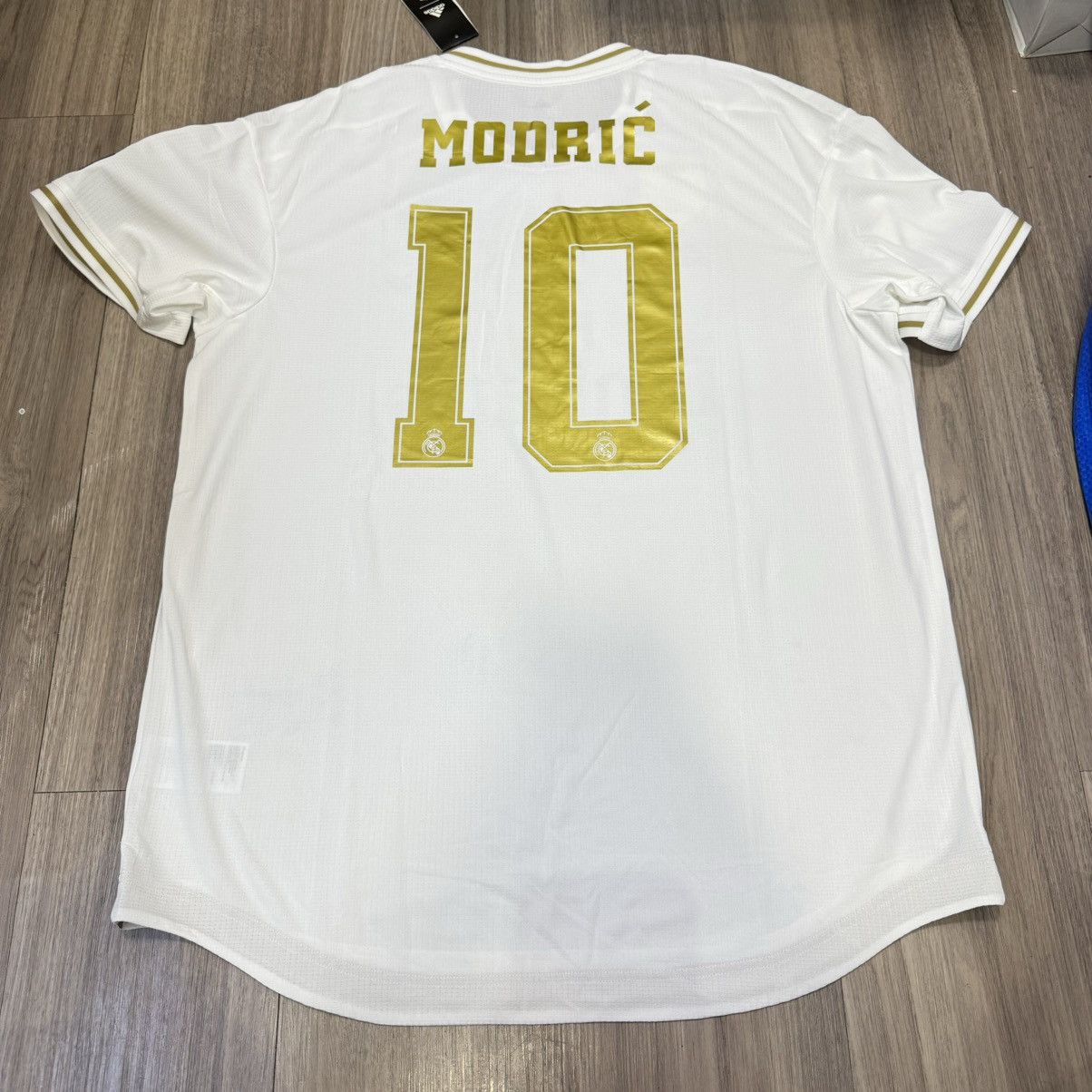 Adidas Real madrid 19/20 player issue home shirt #10 Modric (bnwt) Size US XL / EU 56 / 4 - 2 Thumbnail