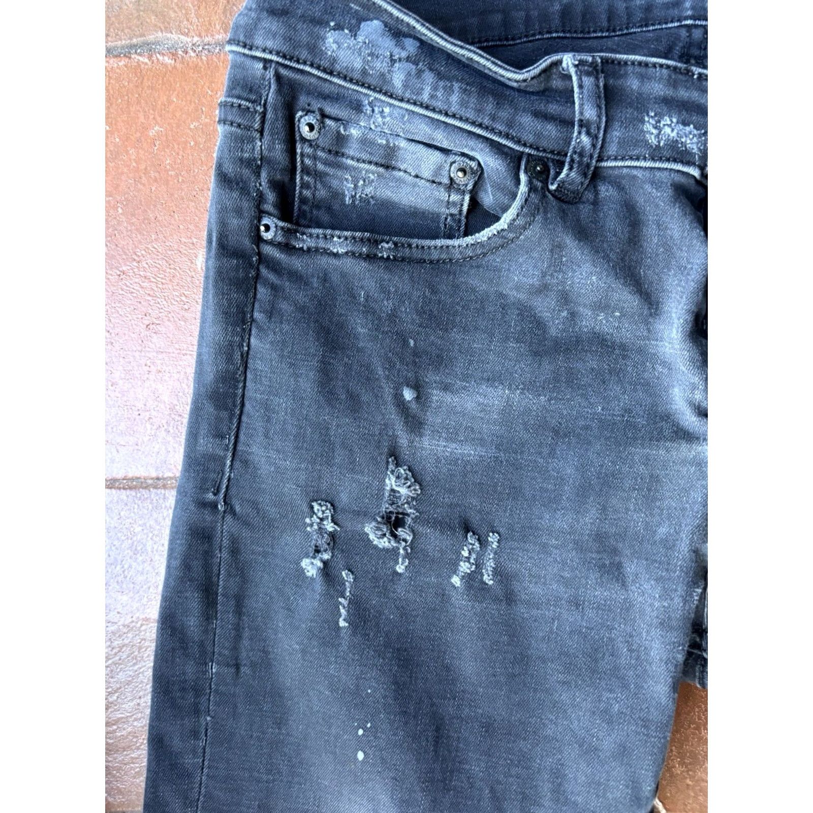 Dsquared2 Dsquared2 Slim Jeans Mens 48 29.5x31 Distressed Black Button Fly Straight Leg Jeans Mens/Blue Denim Slim 5-Pocket Modern Straight N/A Size US 32 / EU 48 - 5 Thumbnail