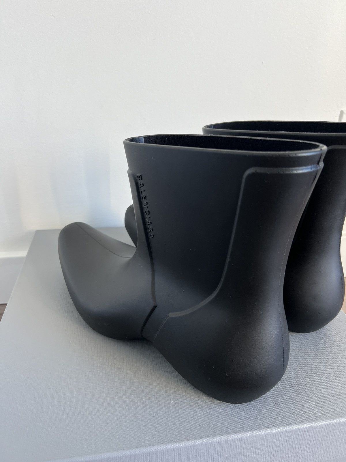 Balenciaga Balenciaga Excavator Bootie 41 Size US 8 / EU 41 - 14 Thumbnail