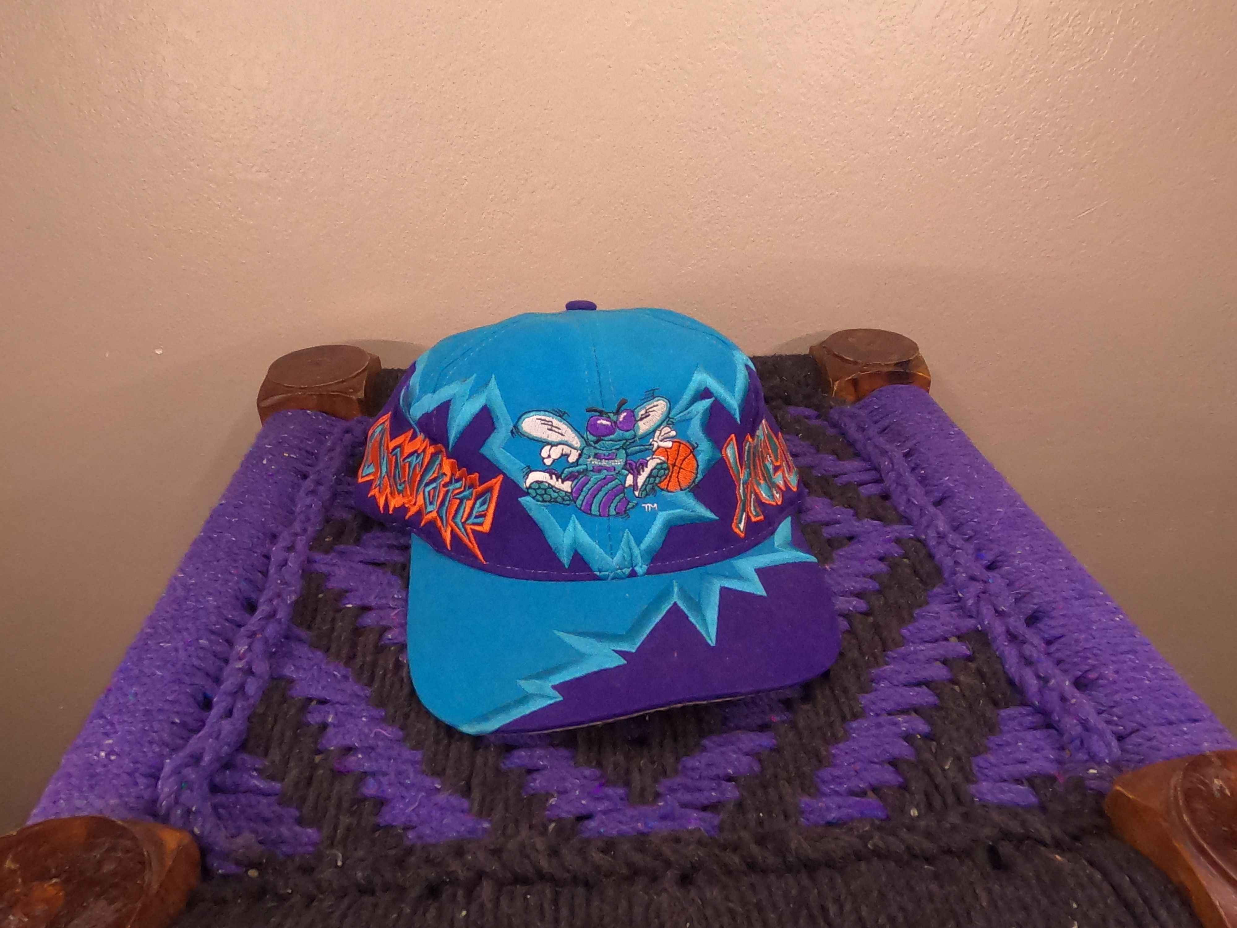 NBA Vintage Clutch Charlotte Hornets Graffiti 90s Snapback Size ONE SIZE - 1 Thumbnail