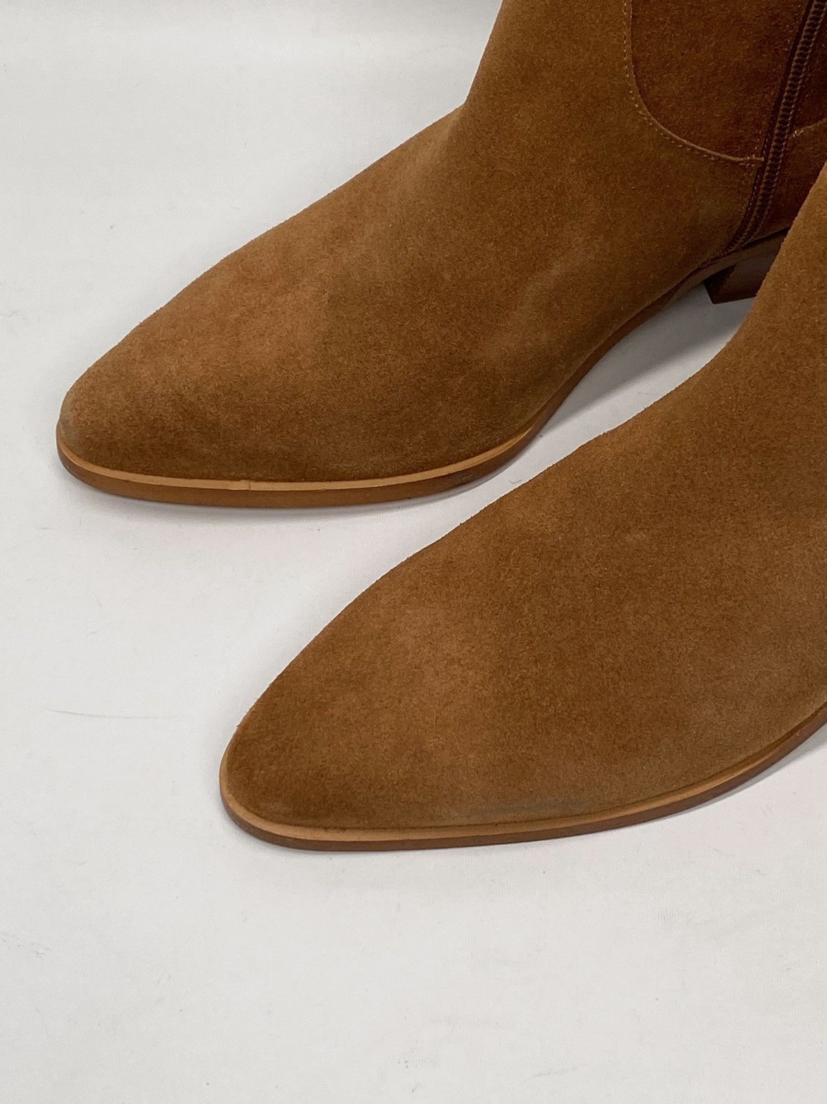 Bruno Magli BRUNO MAGLI Fabiana Suede Ankle Boots size 37 Size US 7 / IT 37 - 8 Thumbnail