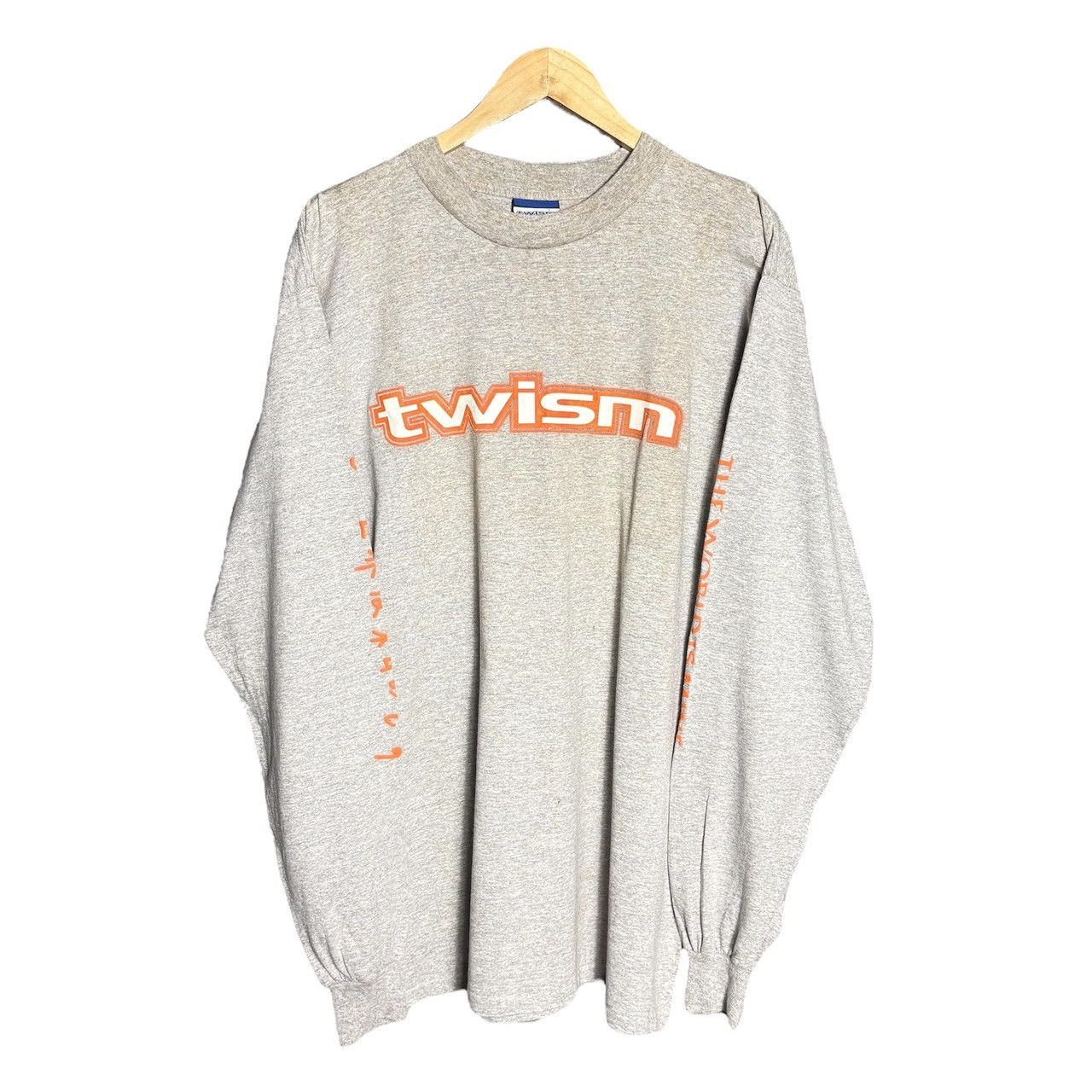 Vintage Vintage 90s Twism The World Is Mine Long Sleeve T-Shirt Size US L / EU 52-54 / 3 - 1 Thumbnail