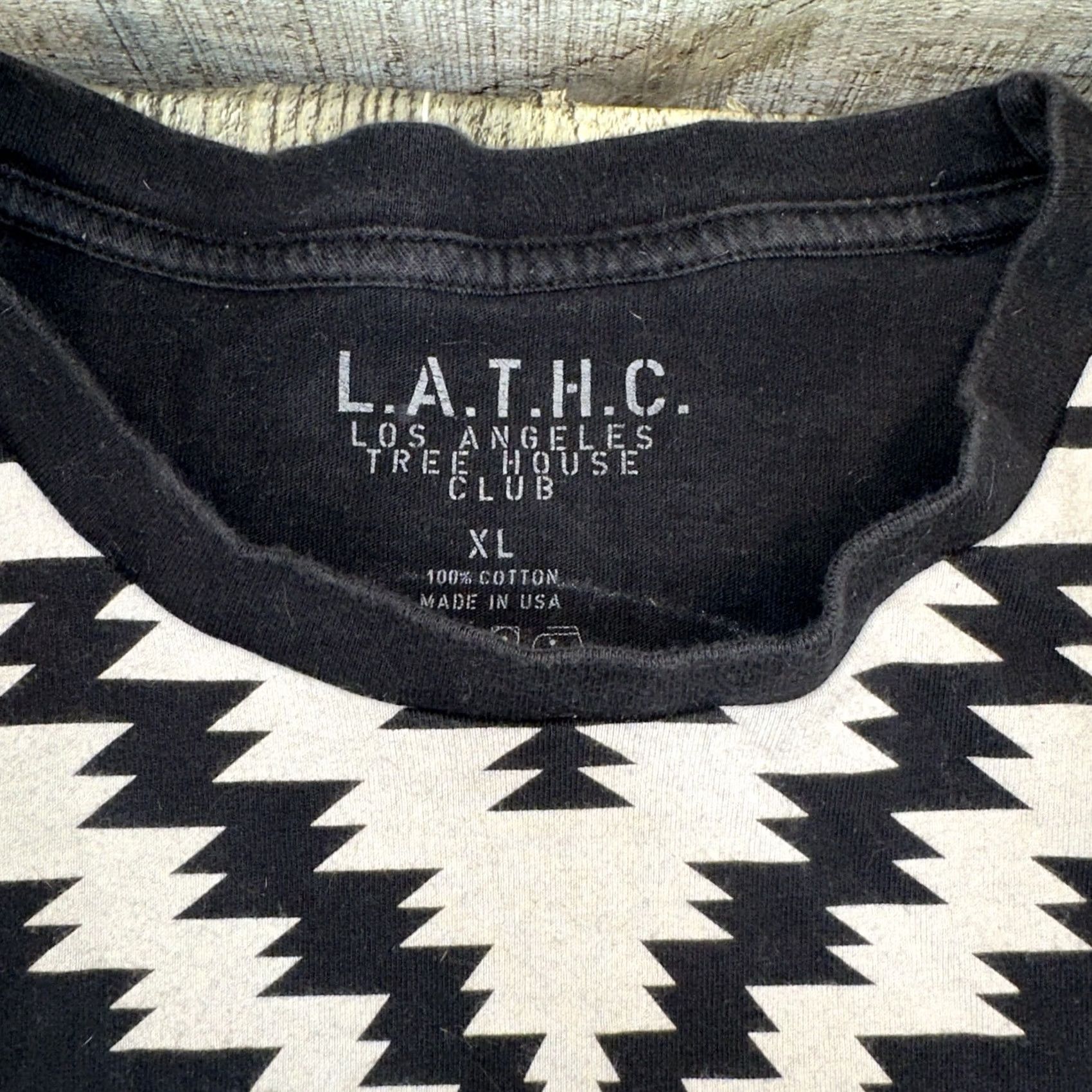 Vintage VINTAGE LATHC Mens Hoodie Short Sleeve Pullover 2XL Red Men Size US 39 - 3 Thumbnail