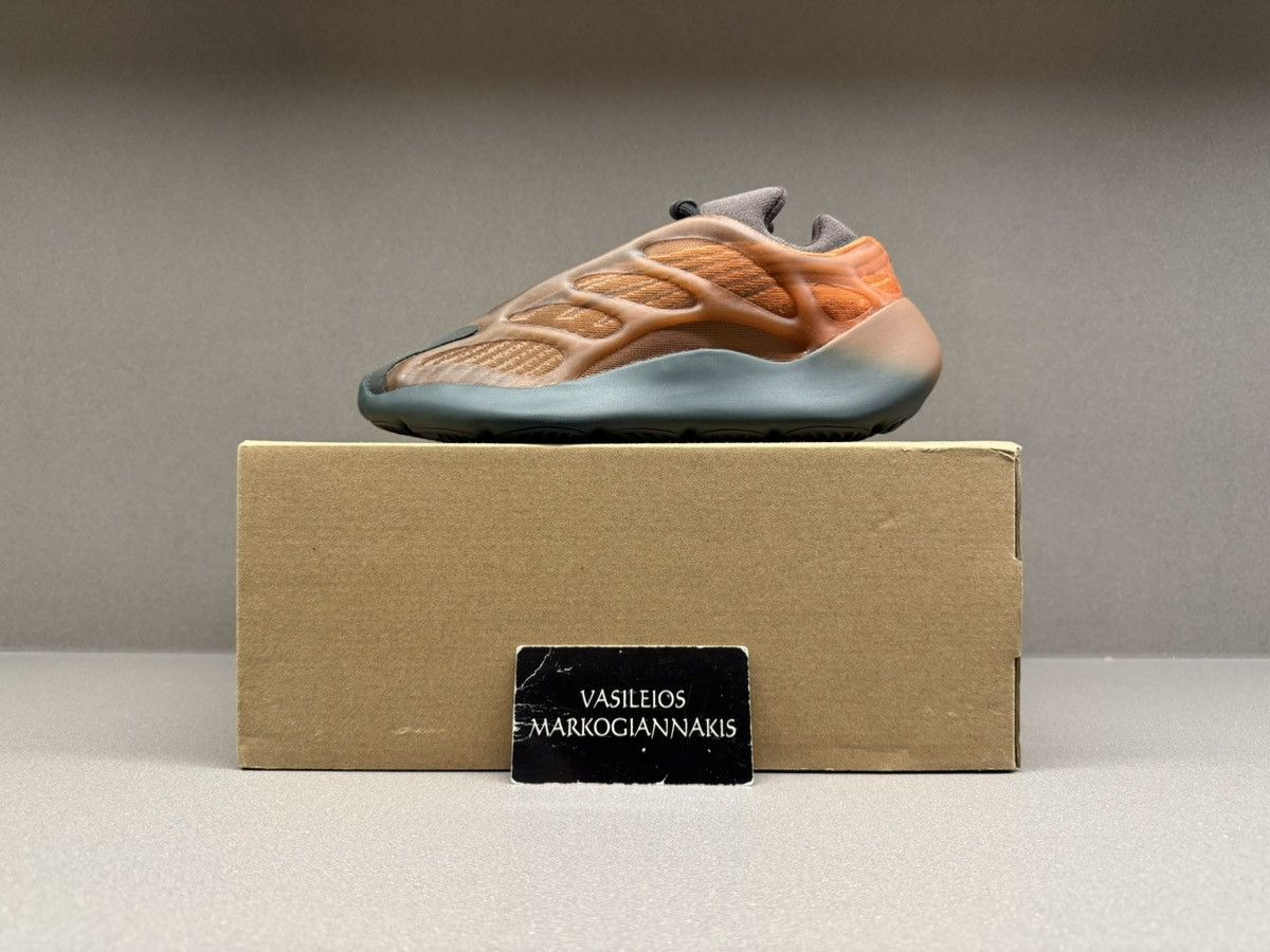 Yeezy Adidas Yeezy 700 V3 Copper Fade Size US 5.5 / IT 35.5 - 1 Thumbnail