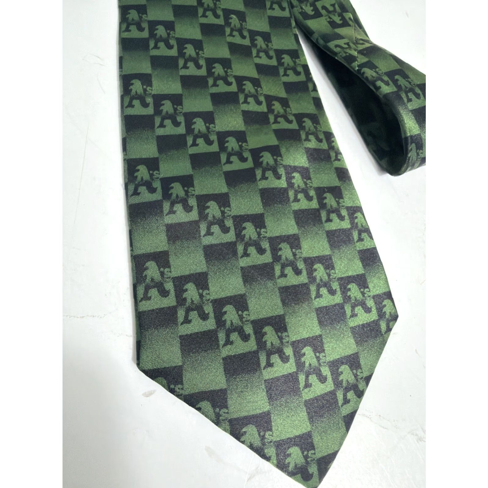 Vintage Y2K Oakland Athletics 100% Silk Neck Tie Macy's Black Green Men Tie Size ONE SIZE - 3 Thumbnail