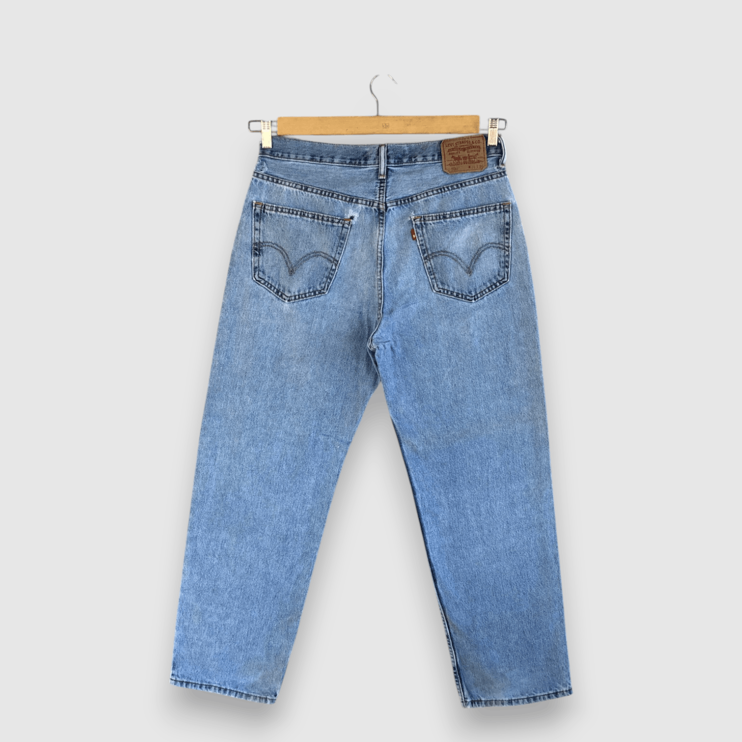 Levi's Vintage Levis 550 Faded Jeans Levi's 550 Light Wash Denim Size US 32 / EU 48 - 2 Thumbnail
