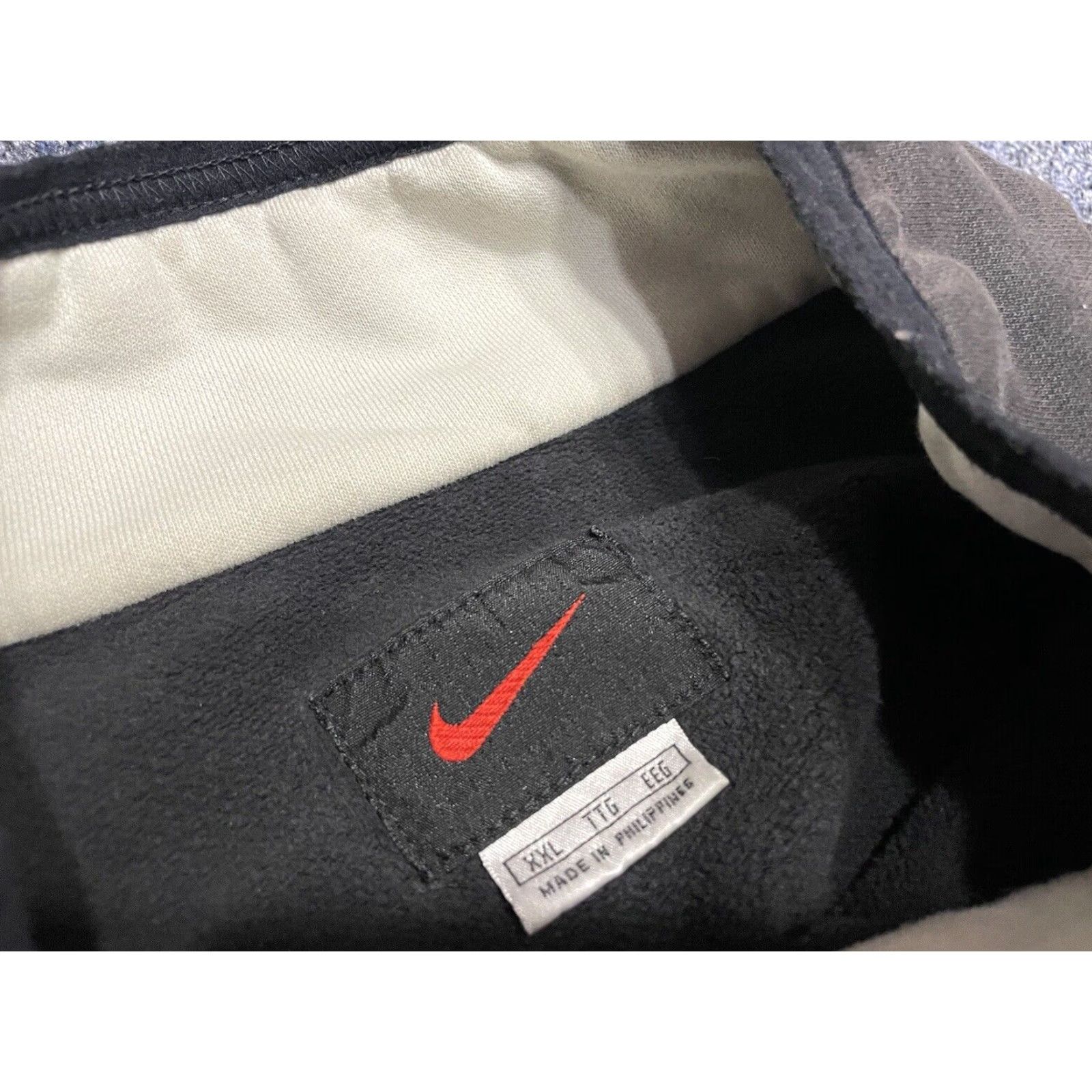 Nike VINTAGE Nike Center Swoosh 1/4 Zip Sweatshirt 2XL Black Nike Air Logo Center Swoosh 90s Graphic Print Mens Sweater XXL Sweatshirt Size US XXL / EU 58 / 5 - 3 Thumbnail