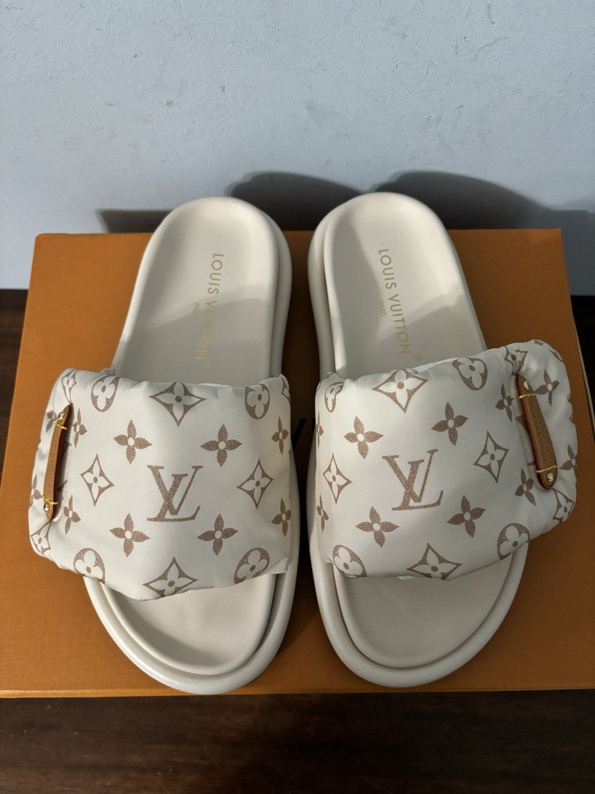 Louis Vuitton Louis Vuitton Pool Pillow Flat Comfort Mule Slide Size US 7 / EU 40 - 2 Thumbnail