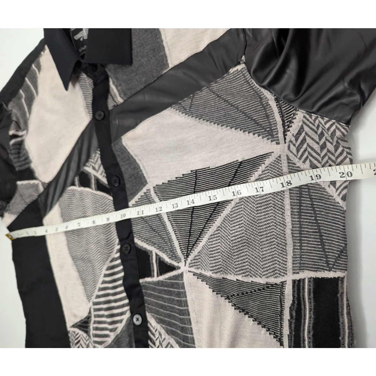 Vintage Barabas Barabas Black Geometric Abstract Faux Short Sleeve Button Shirt Men S Button-Up Collar-Down Cotton Size US S / EU 44-46 / 1 - 5 Thumbnail