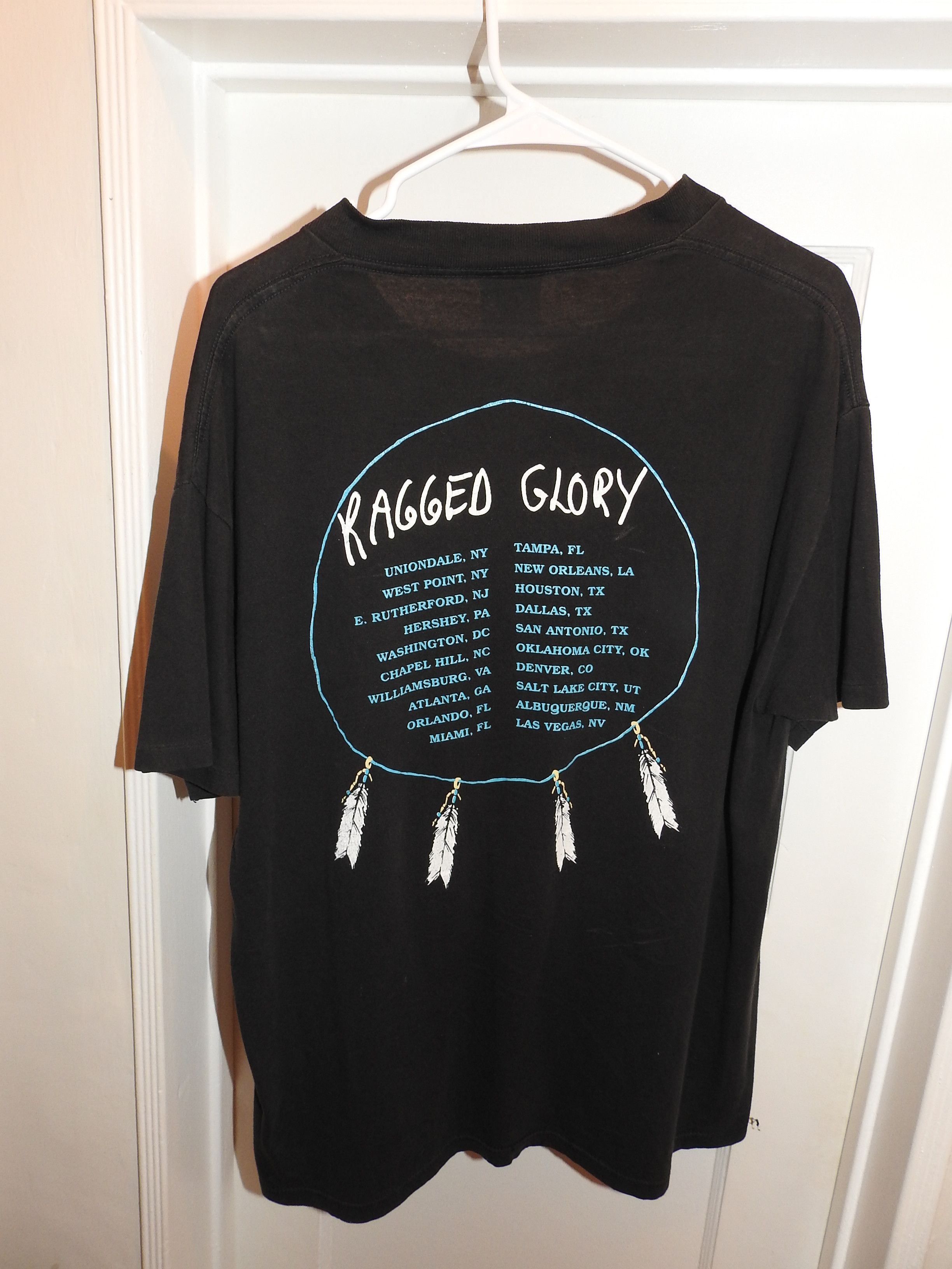 Vintage Vintage Neil Young Crazy Horse Brockum 1991 Tour T Shirt Size US L / EU 52-54 / 3 - 10 Thumbnail