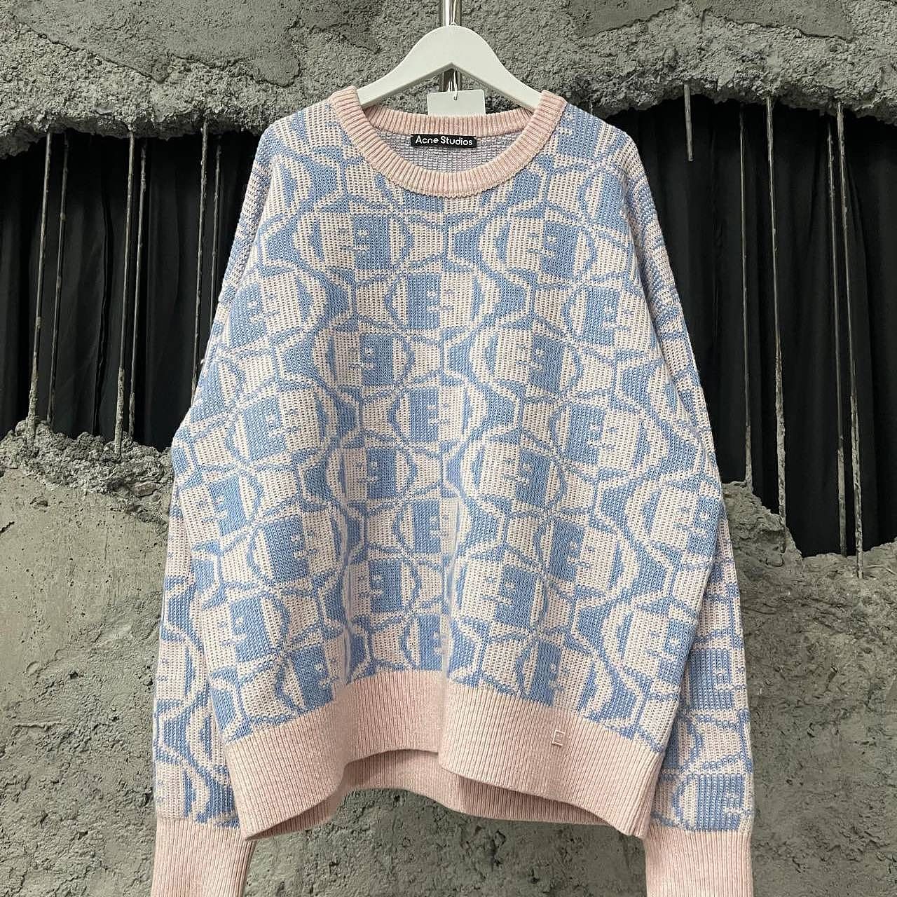 Acne Studios Acne Studios Face Logo Knit Sweater Size L Size US L / EU 52-54 / 3 - 1 Thumbnail