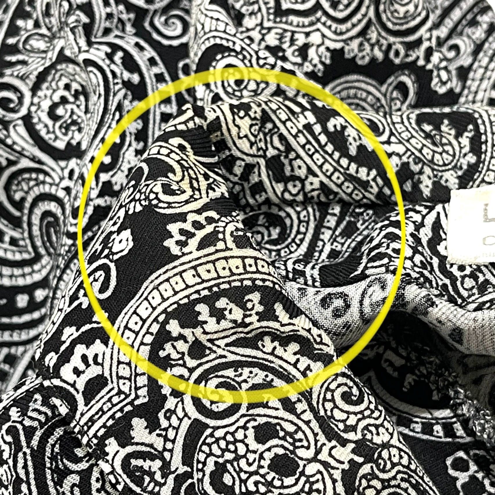 Liz Claiborne VINTAGE Liz Claiborne Blouse Button Up 8 Black Paisley Long Sleeve Collar STAIN Womens Blouse Size M / US 6-8 / IT 42-44 - 7 Thumbnail