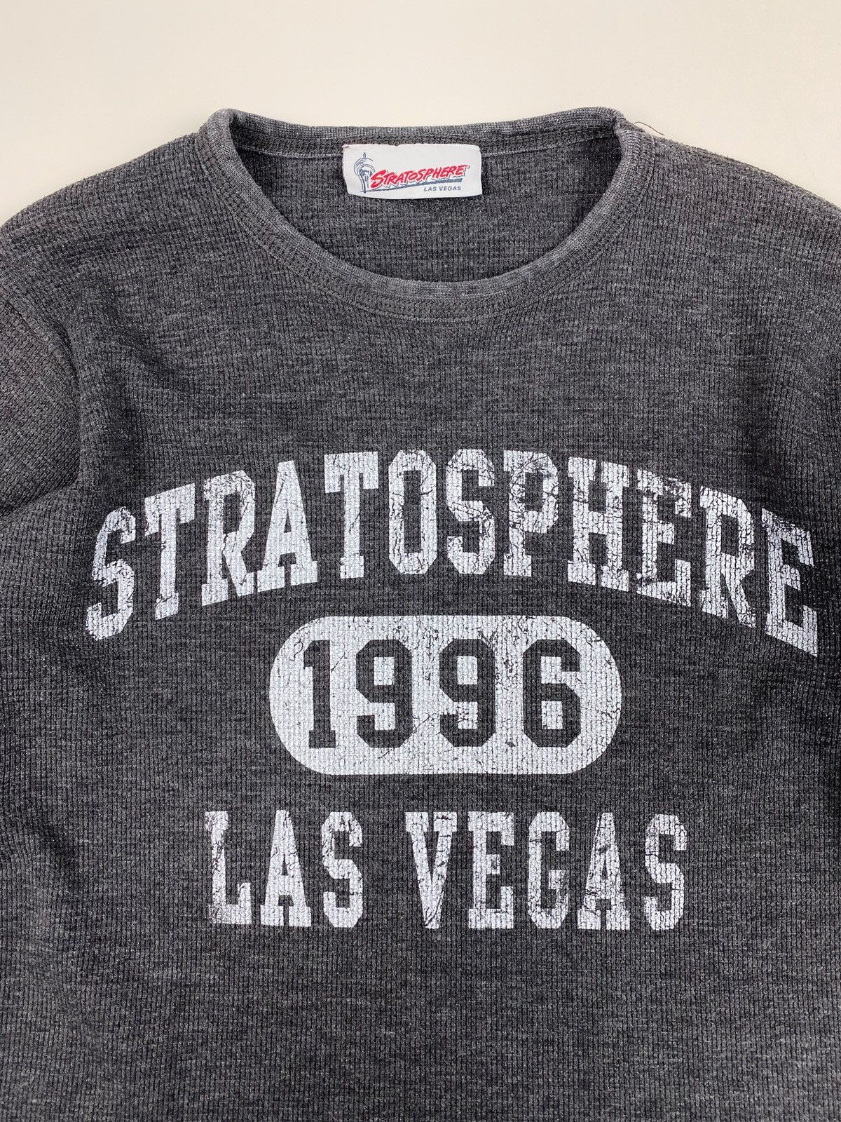 Vintage Y2K Vintage Stratosphere Las Vegas Waffle Thermal Shirt Size US S / EU 44-46 / 1 - 2 Thumbnail