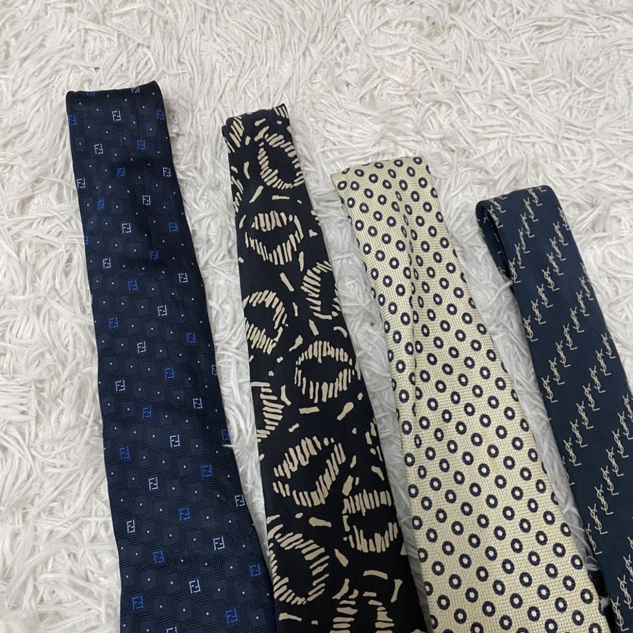 Chanel Vintage Chanel Interlocking CC Medallion Silk Tie Size ONE SIZE - 8 Thumbnail