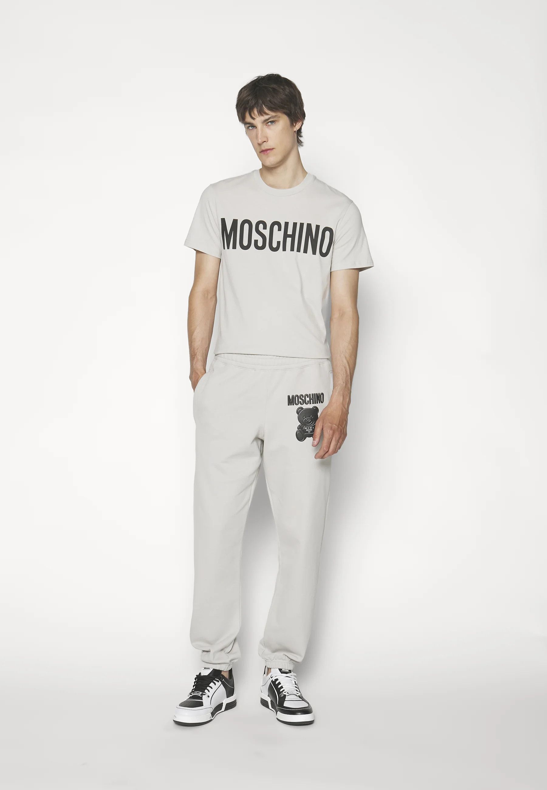 Moschino o1y0225 Logo Jogger & Sweatpant in Light Grey Size US 34 / EU 50 - 7 Thumbnail