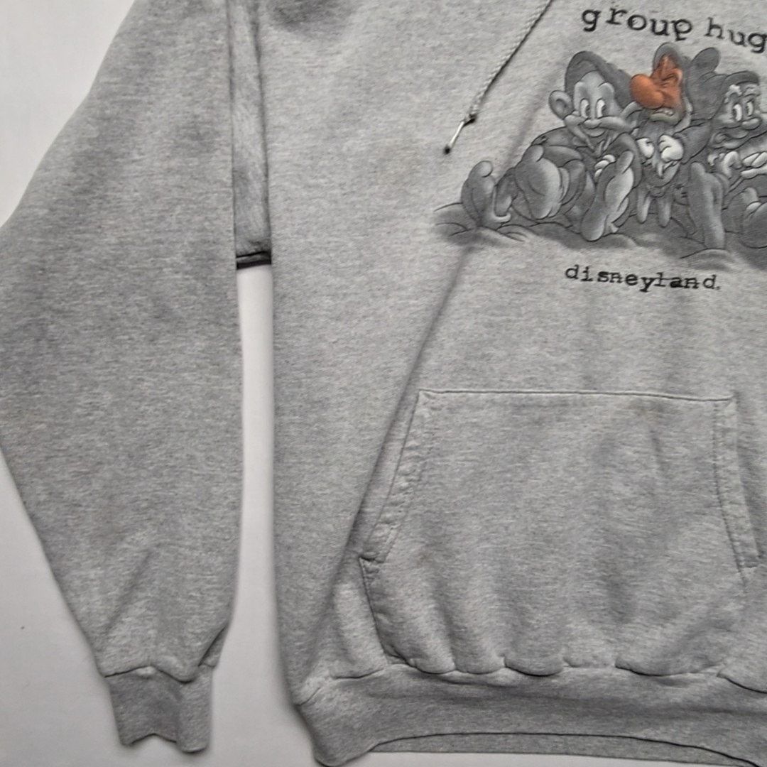 Vintage Vintage Disneyland Resort Dwarfs M Group Hug Grumpy Hoodie Size US M / EU 48-50 / 2 - 6 Thumbnail