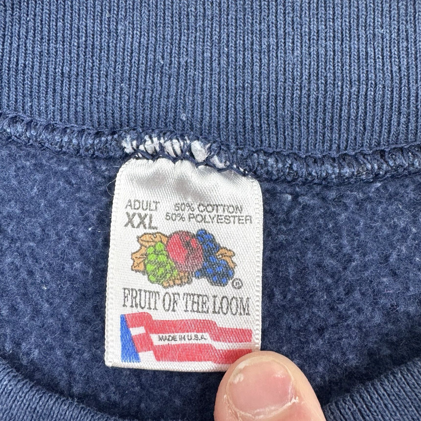 Fruit Of The Loom VINTAGE Fairfield High School Alumni Sweatshirt Adult 2XL Crewneck Pullover 90s Size US XXL / EU 58 / 5 - 4 Thumbnail
