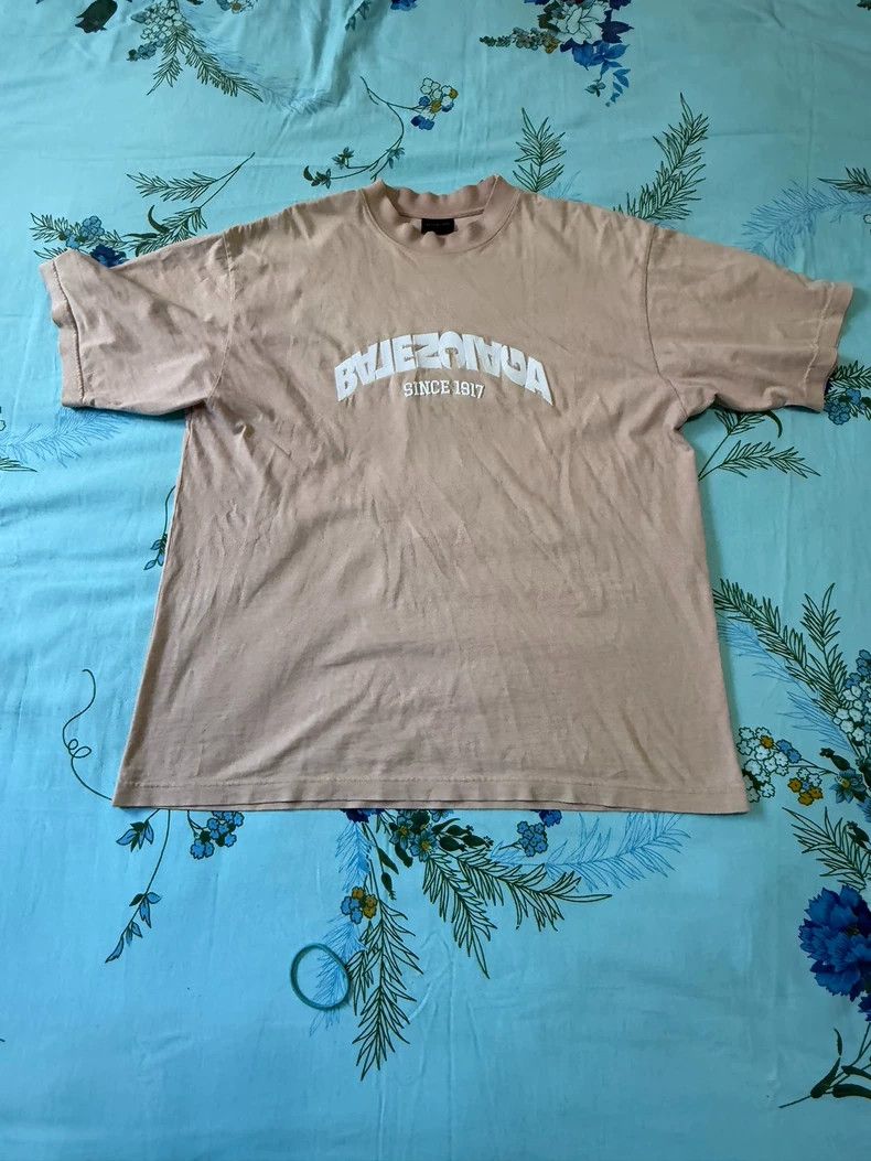 Balenciaga Balenciaga FW23 embroidered curved inverted logo light pink Size US S / EU 44-46 / 1 - 1 Thumbnail