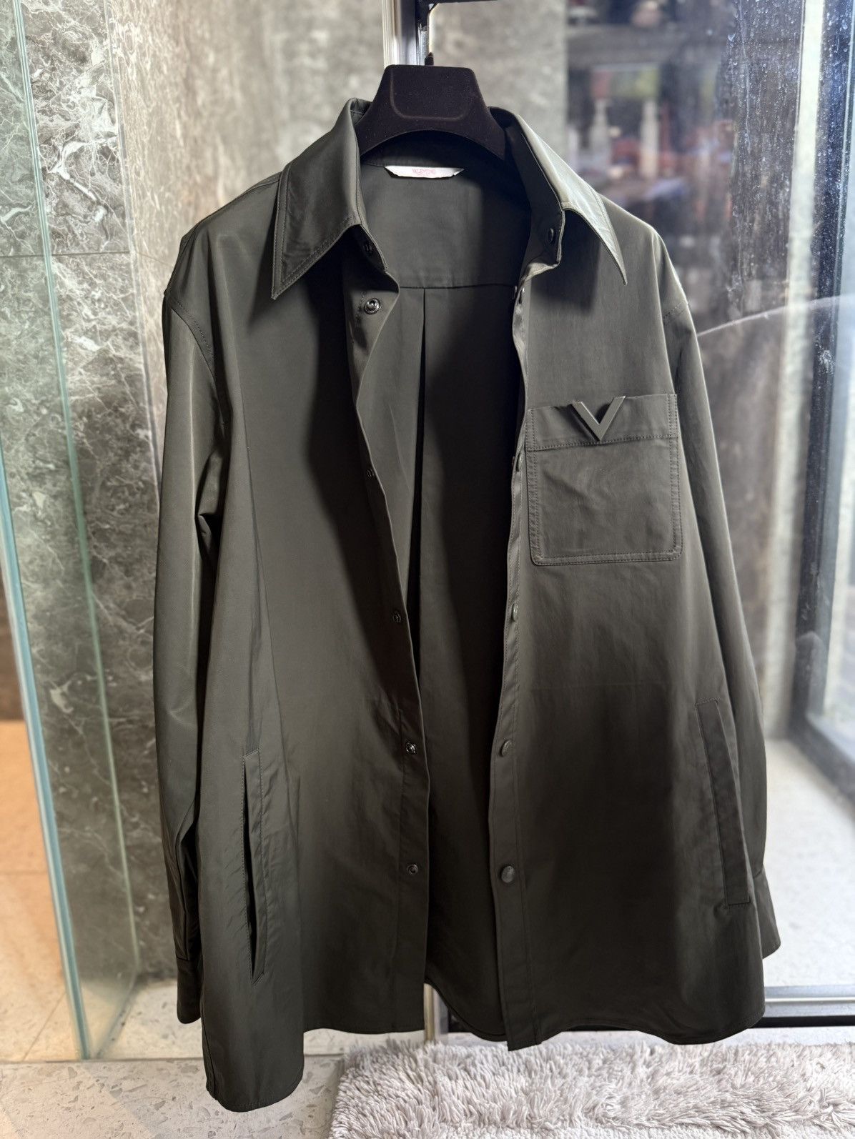 Valentino Valentino shirt with Valentino V Size US L / EU 52-54 / 3 - 1 Thumbnail