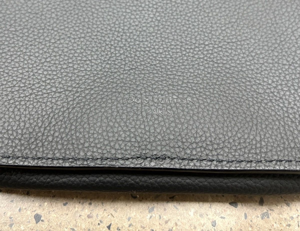 Louis Vuitton LV Louis Vuitton Takeoff Crossbody Aerogram Size ONE SIZE - 10 Thumbnail