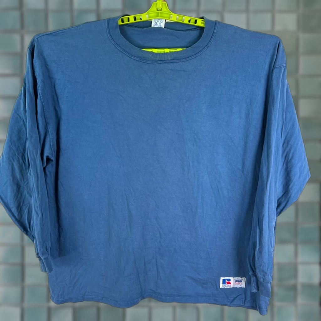 Vintage VINTAGE Russell T-Shirt Mens XL Blue USA Pattern Solid Crew Neck Long Sleeve 54 in Chest 100% Cotton Screen-Printed Logo 1990s Size US XL / EU 56 / 4 - 1 Thumbnail