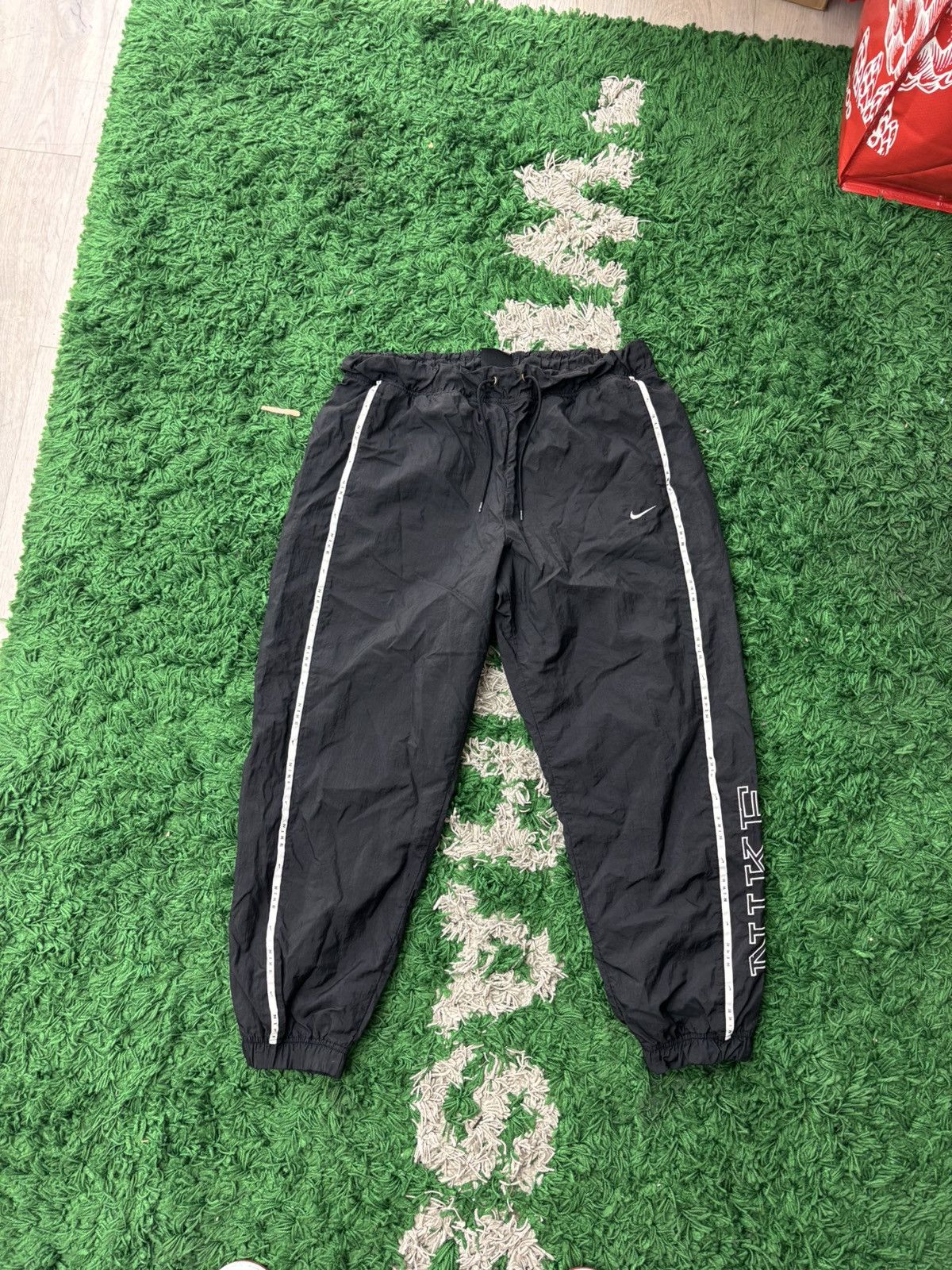 Vintage Nike Nylon Track pants size large