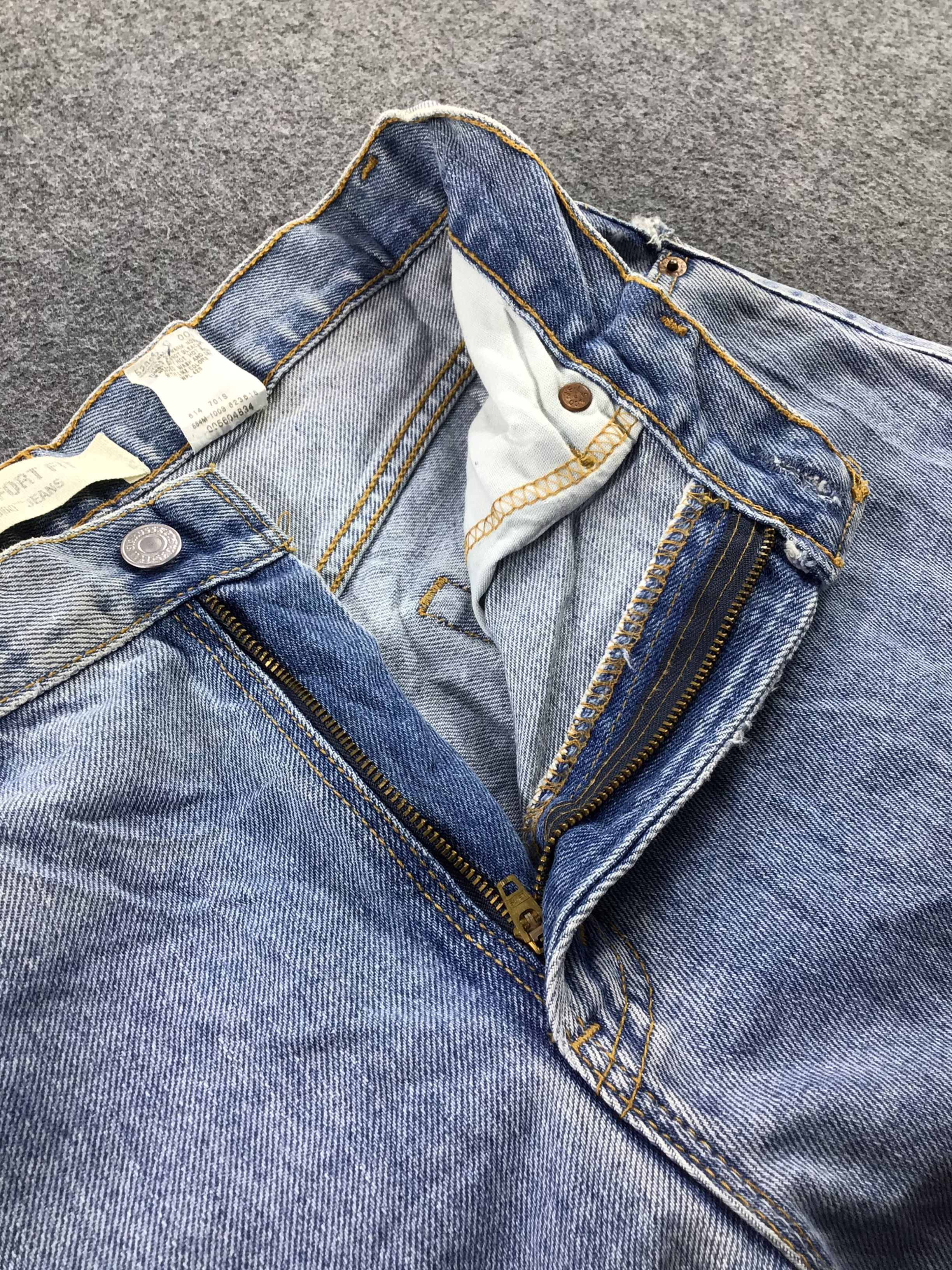 Levi's Vintage Levis 560 Jeans Medium Wash Denim KJ202 Size US 32 / EU 48 - 7 Thumbnail