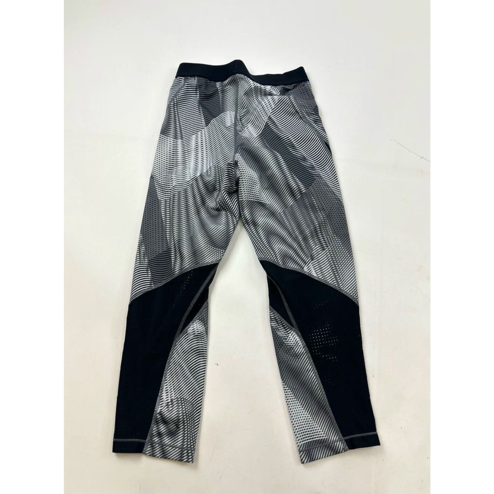 Nike Nike Pro Leggings Women’s Small Capri Cropped Hypercool Size 28" / US 6 / IT 42 - 2 Thumbnail