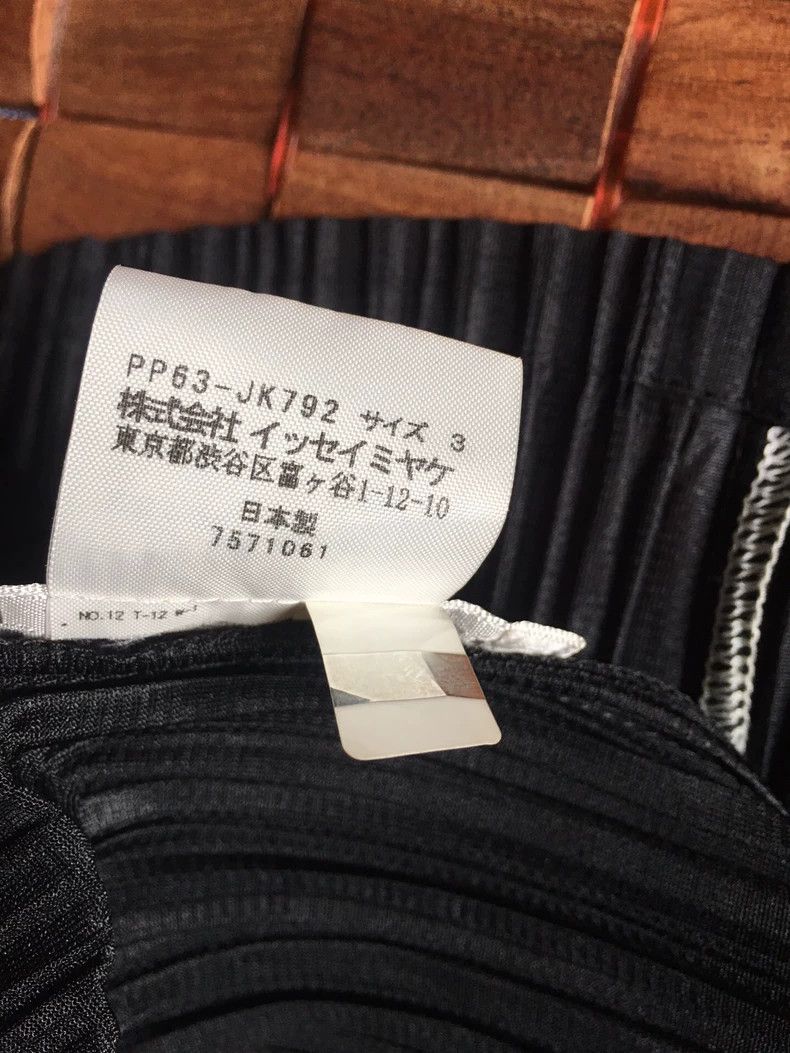 Issey Miyake Issey Miyake size:3 Black and white pleated ink-wash top Size XS / US 0-2 / IT 36-38 - 8 Thumbnail
