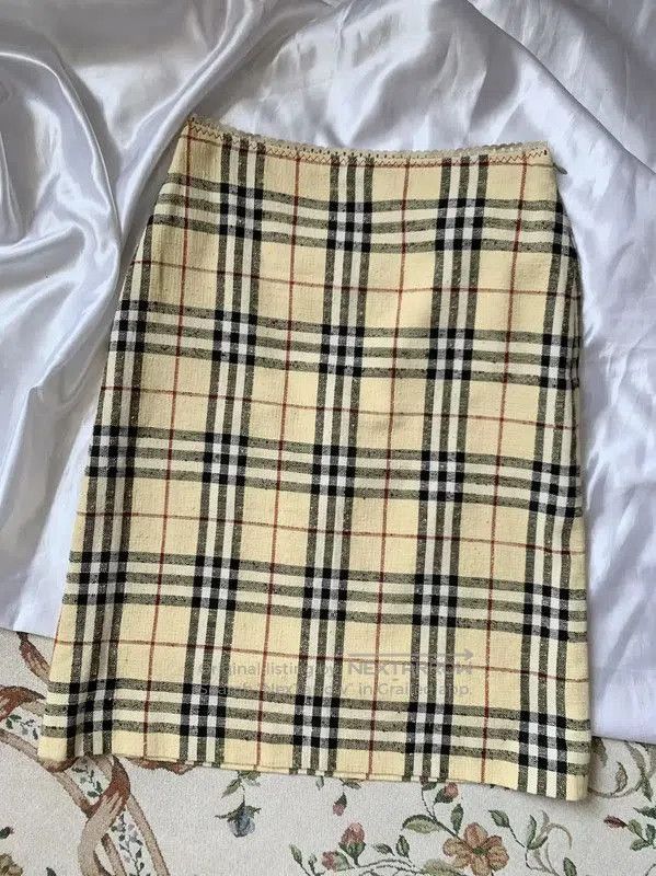 Burberry Burberry Yellow Plaid Women's Midi Skirt. Size 23" - 2 Thumbnail