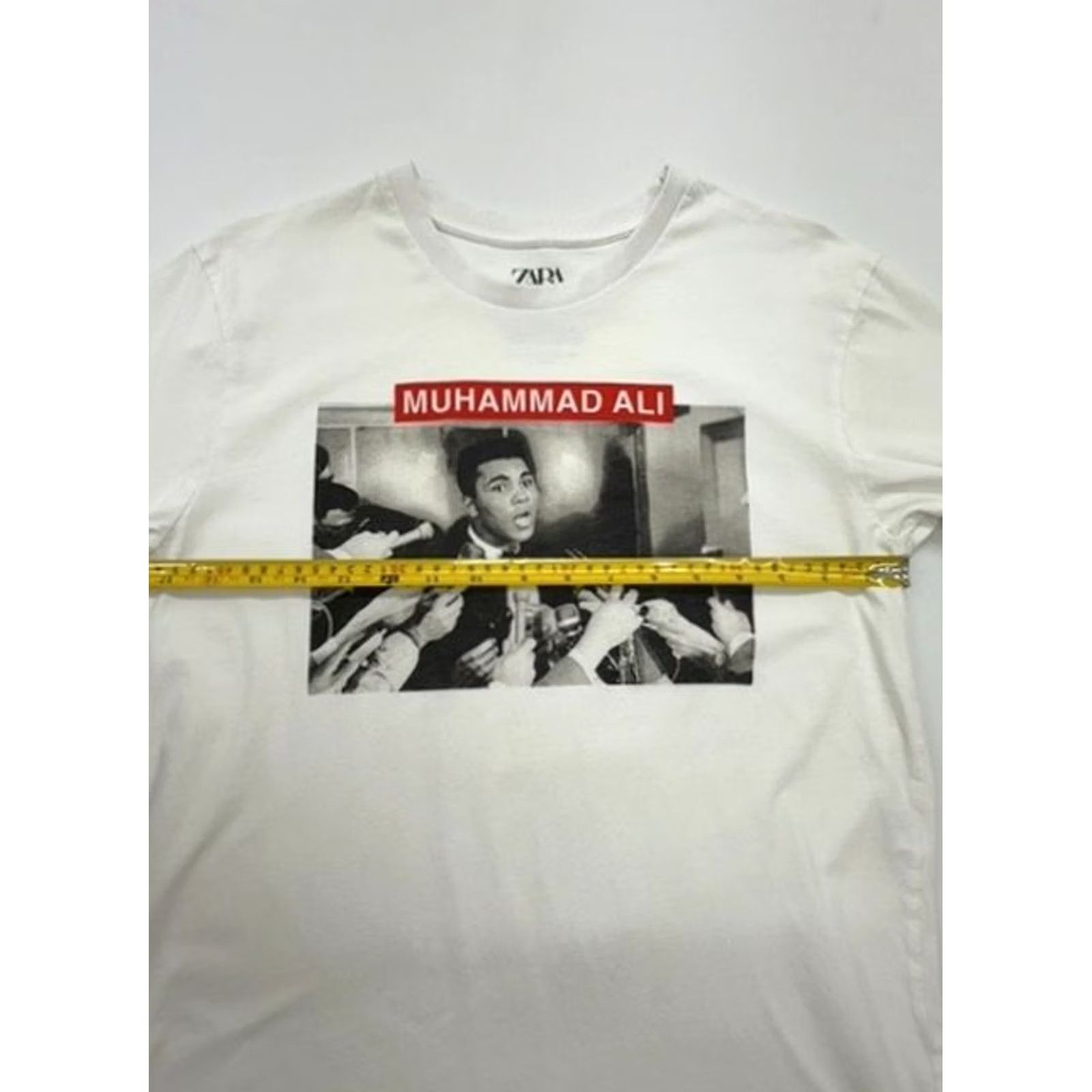 Zara Zara Unisex White Ali Graphic T-Shirt Size 38 Crew Neck Regular Fit Size US M / EU 48-50 / 2 - 6 Thumbnail