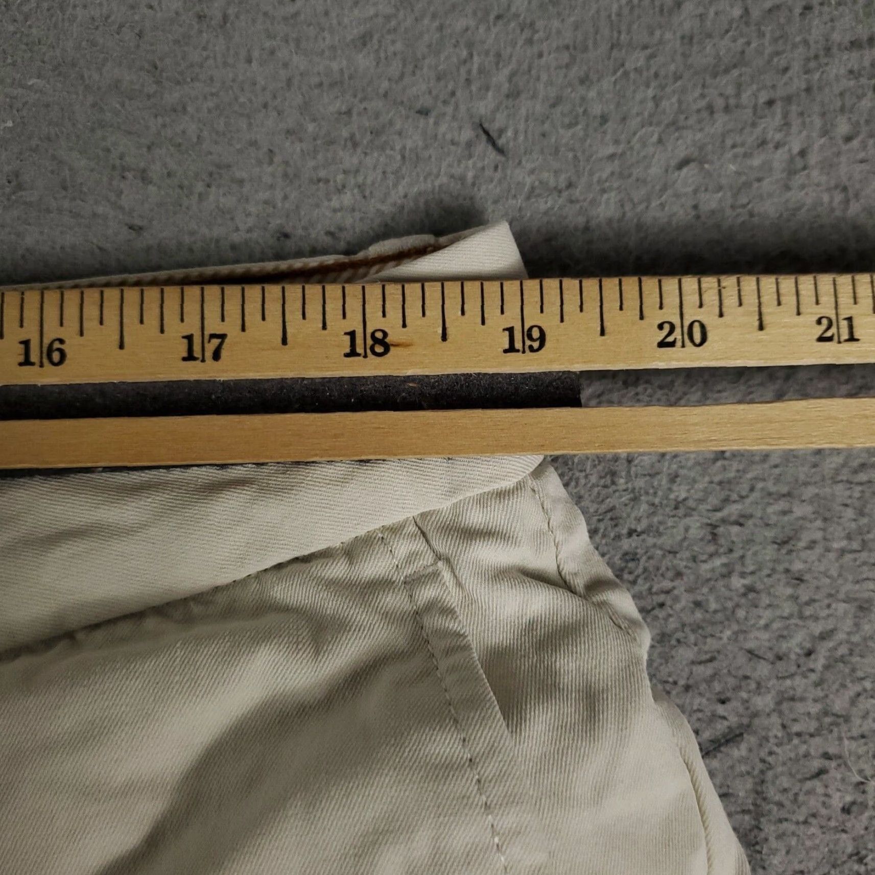Tommy Bahama VINTAGE Tommy Bahama Mens Shorts Size 40 Casual Ivory Silk Flat Front Chino Size US 40 / EU 56 - 5 Thumbnail