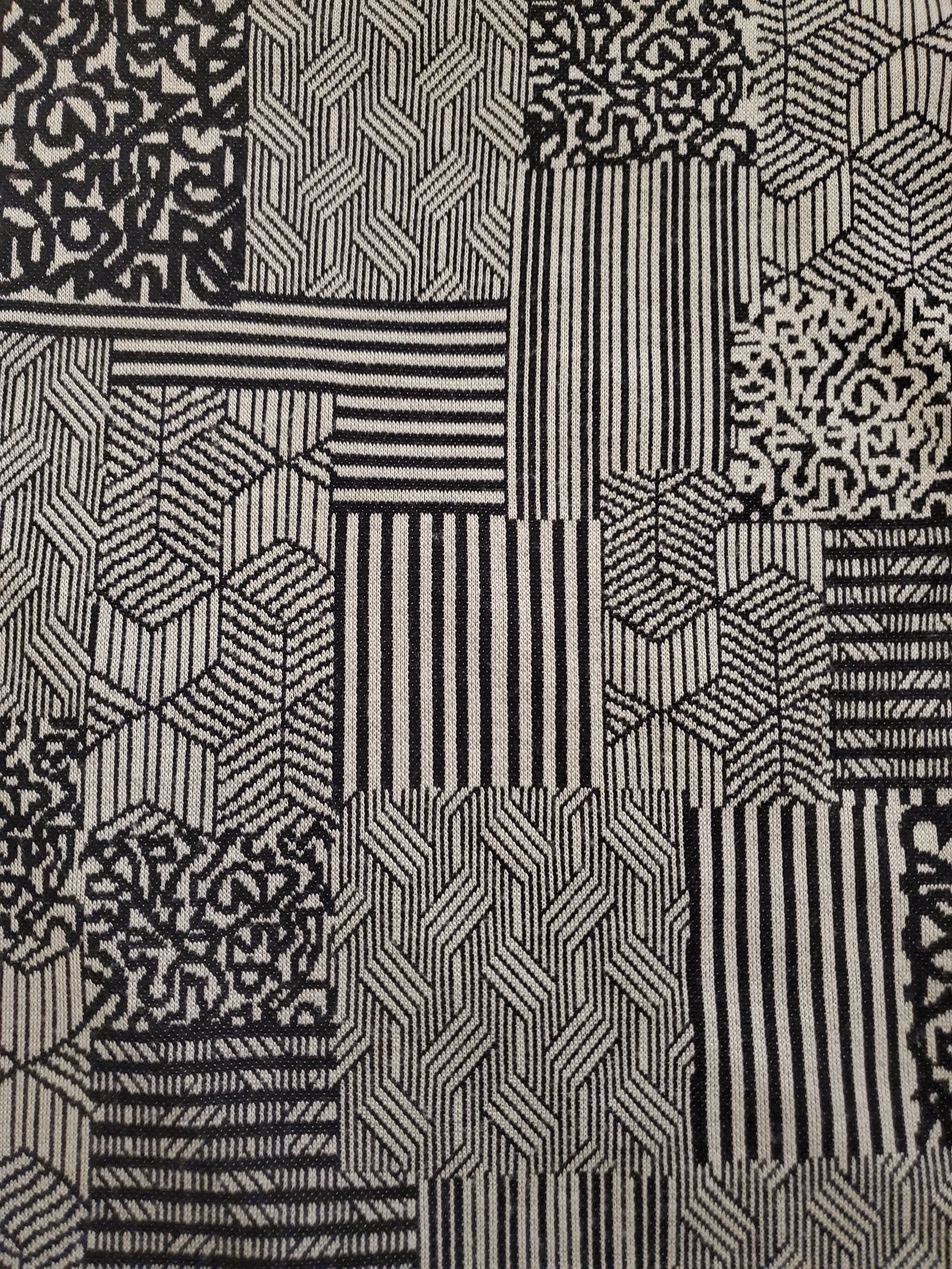 Other LulaRoe Geometric Abstract Artsy 3D Shapes Top (size L) Size L / US 10 / IT 46 - 2 Thumbnail