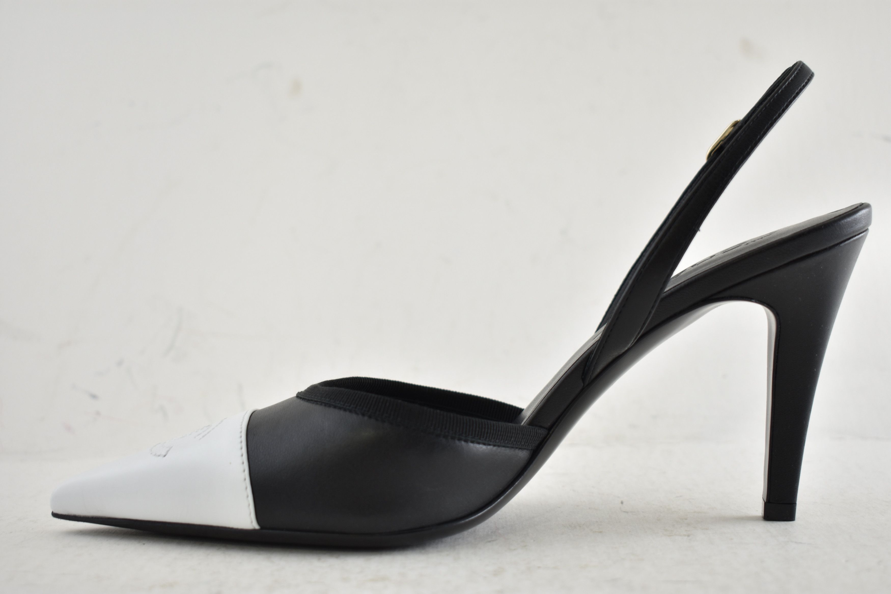 Chanel 26P White CC Logo Pointed Toe Slingback Mule Heel Pump 39.5 Size US 9.5 / IT 39.5 - 15 Thumbnail