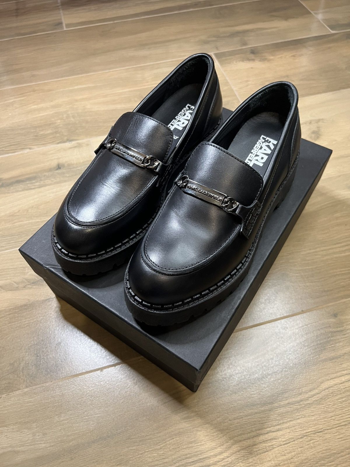 Karl Lagerfeld KARL LAGERFELD Plaque Loafer Size US 7 / IT 37 - 2 Thumbnail