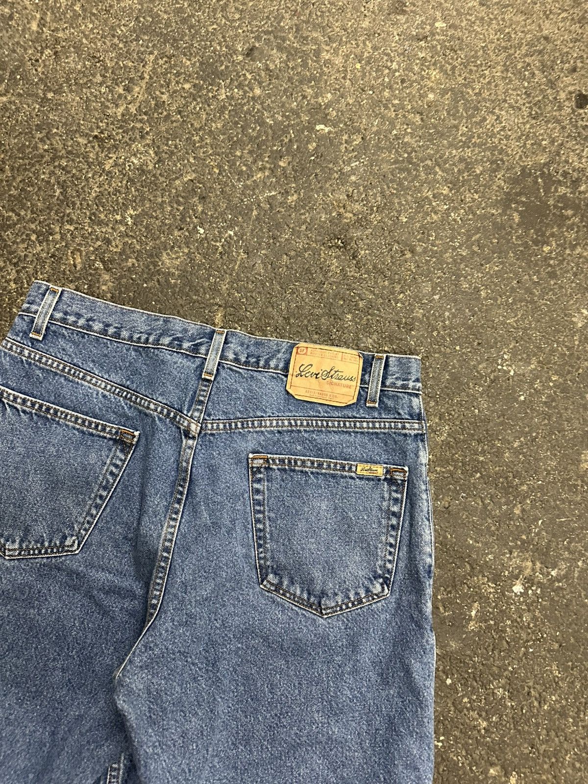 Levi's × Vintage Y2K Levi’s jorts Size US 36 / EU 52 - 3 Thumbnail