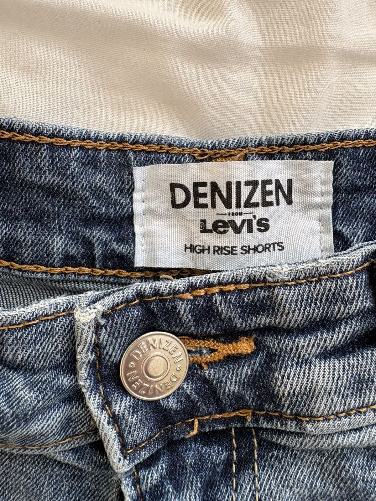 Levi's Levi cut off high rise denim shorts W27 Size 27" / US 4 / IT 40 - 2 Thumbnail