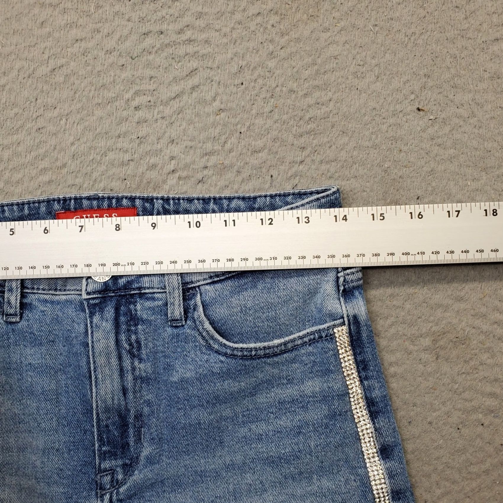 Guess GUESS Denim Shorts Womens 28 Blue Stretch Medium Wash Beaded Trim Flat Front Bermuda Shorts Mens? Womens Size 28" / US 6 / IT 42 - 5 Thumbnail