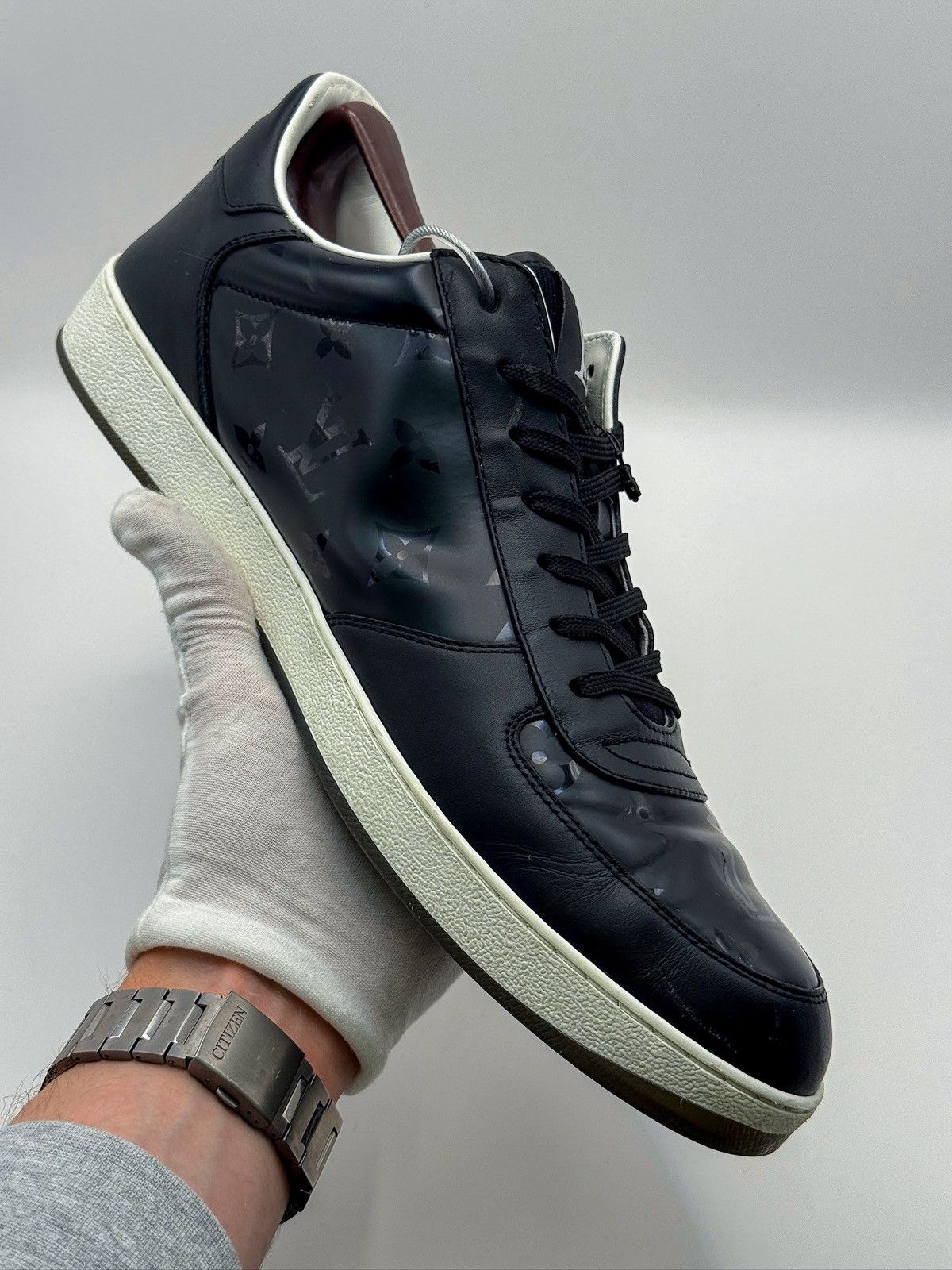 Louis Vuitton Louis Vuitton Rivoli Monogram Leather Sneakers Size US 11 / EU 44 - 7 Thumbnail