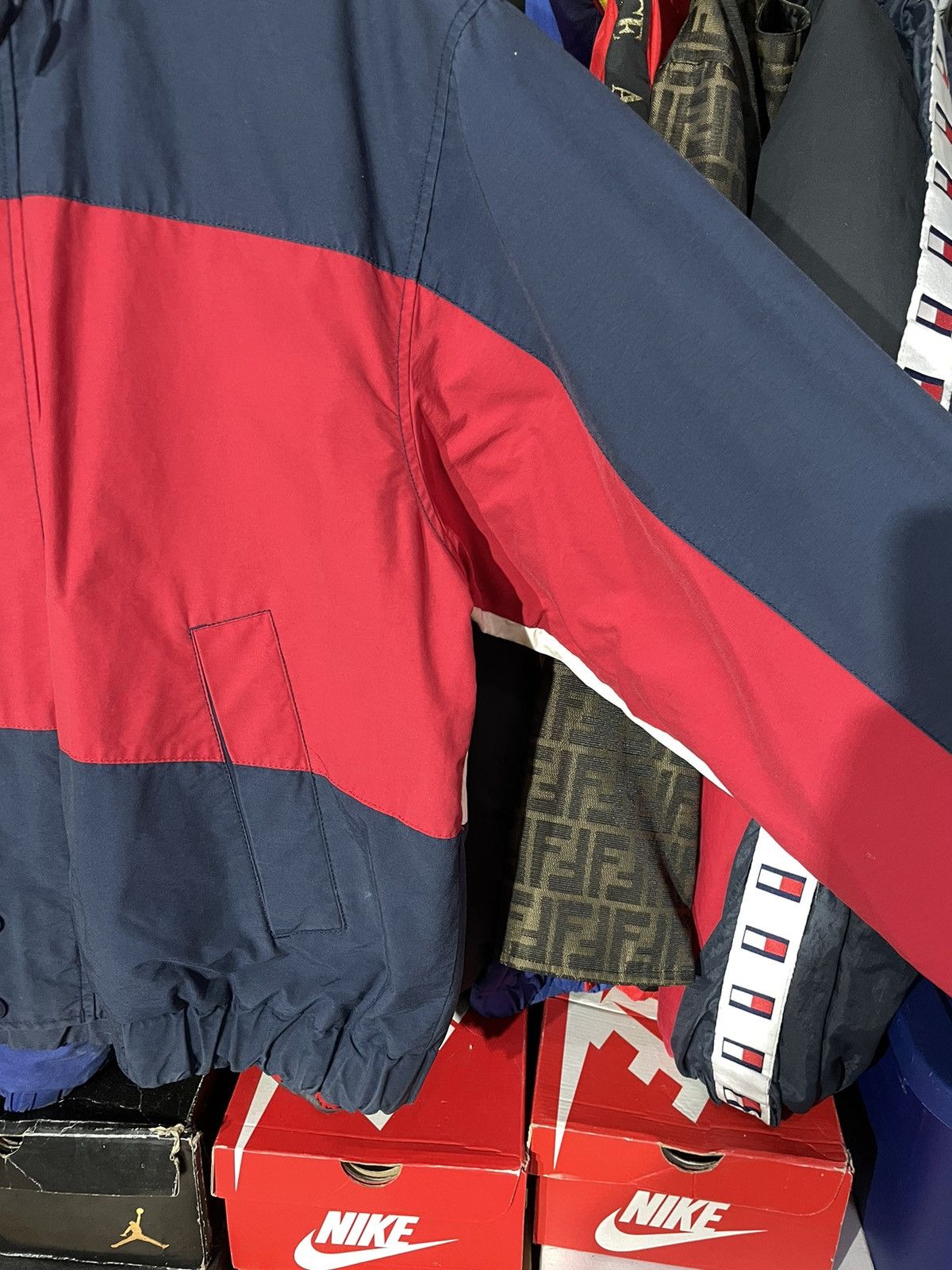 Japanese Brand × Tommy Hilfiger × Vintage Jacket Tommy Hilfiger Big Flag 90’s Vintage Reversible Size US M / EU 48-50 / 2 - 15 Thumbnail