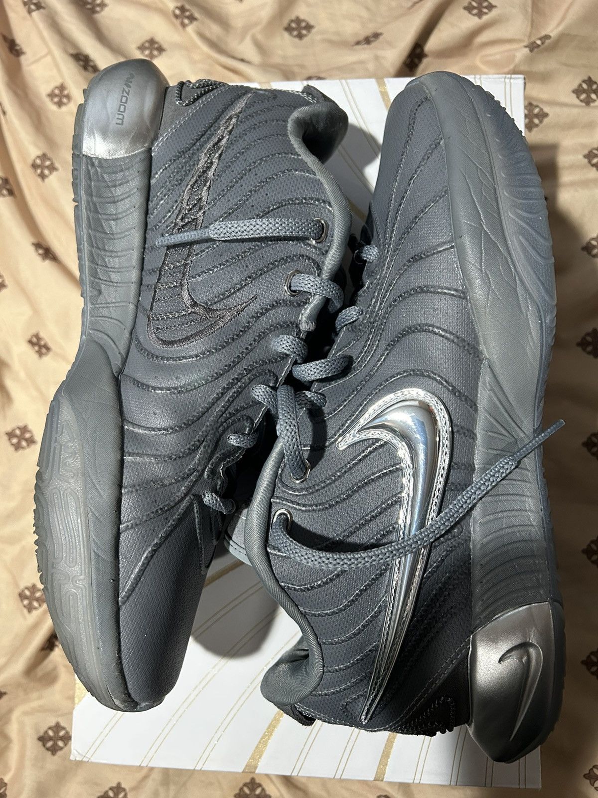 Nike Lebron XXI Size US 9 / EU 42 - 1 Thumbnail