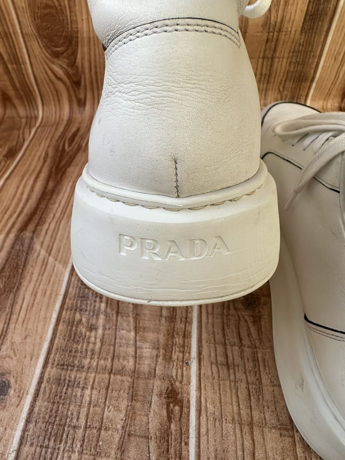Prada Prada Milano White Leather Montana Low top Sneaks Size US 10 / EU 43 - 14 Thumbnail