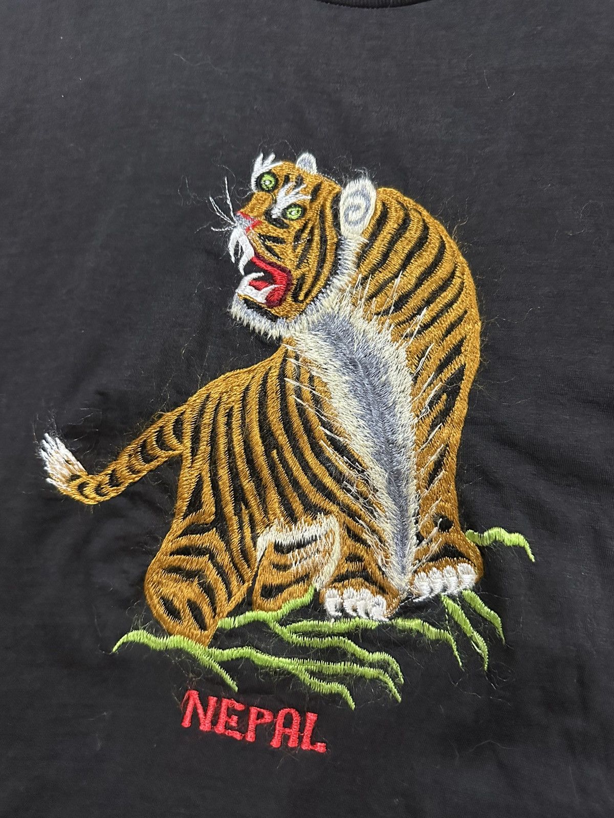 Vintage Vintage Tiger Nepal 90s Tee Size US M / EU 48-50 / 2 - 3 Thumbnail