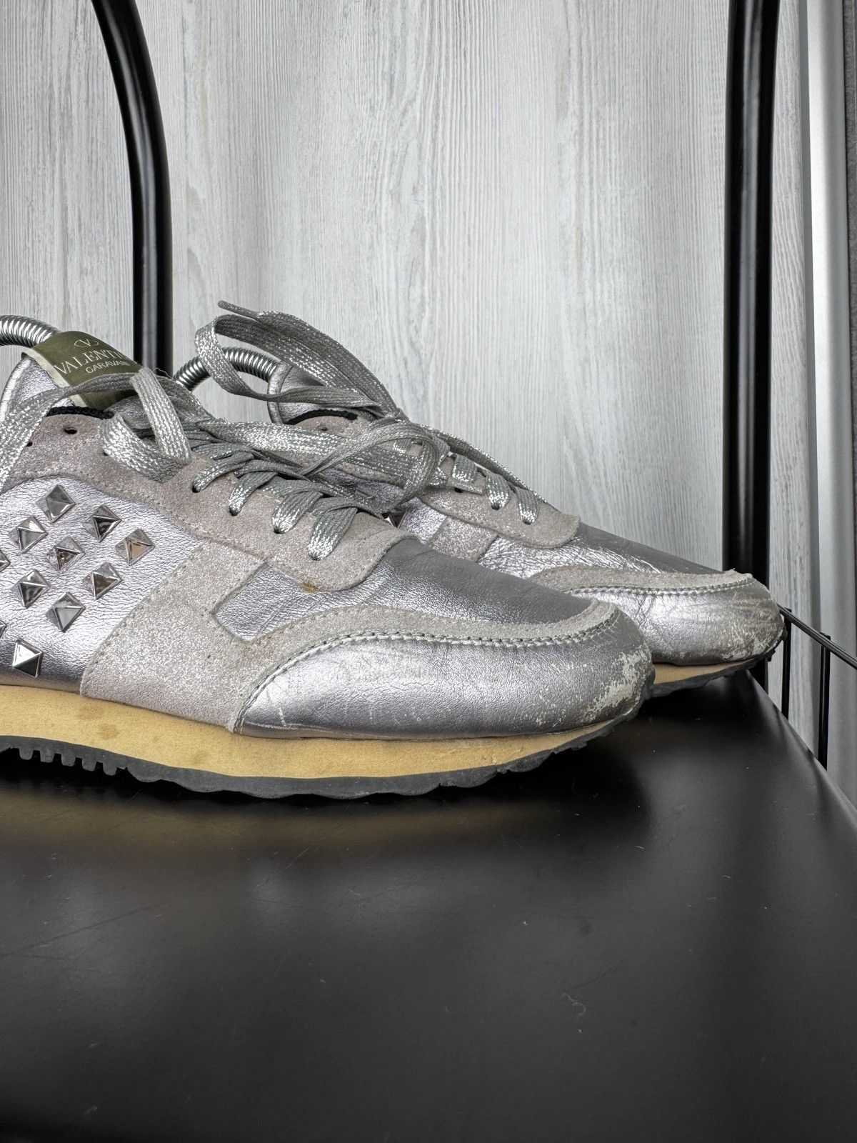 Valentino Valentino Garavani Rockstud grey/silver/pink lowtop sneakers Size US 8 / IT 38 - 5 Thumbnail