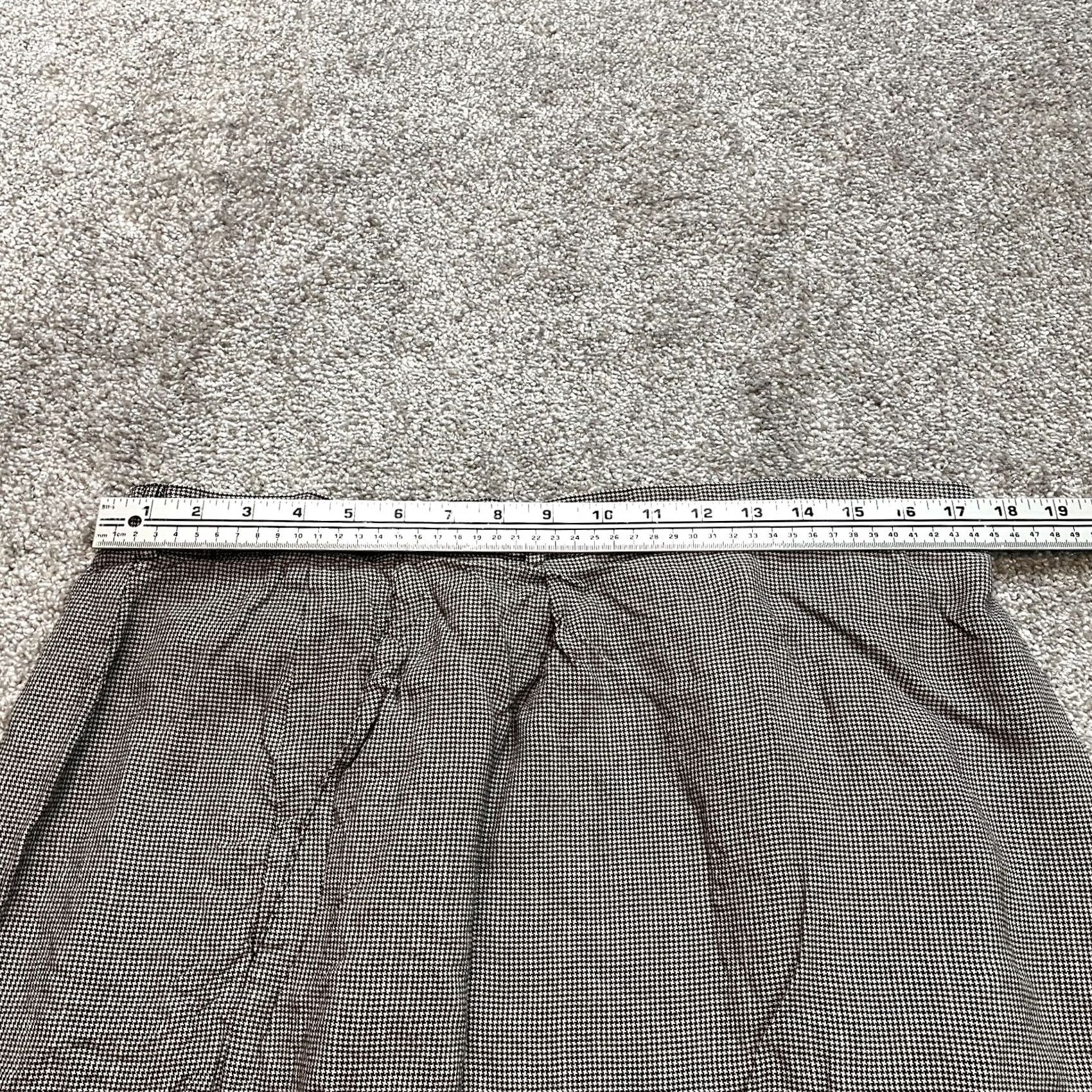 Vintage VINTAGE JP Collections Skirt Womens 24 Black Gray Midi 100% Rayon Made in Japan Vintage Size 42" / US 20 - 4 Thumbnail