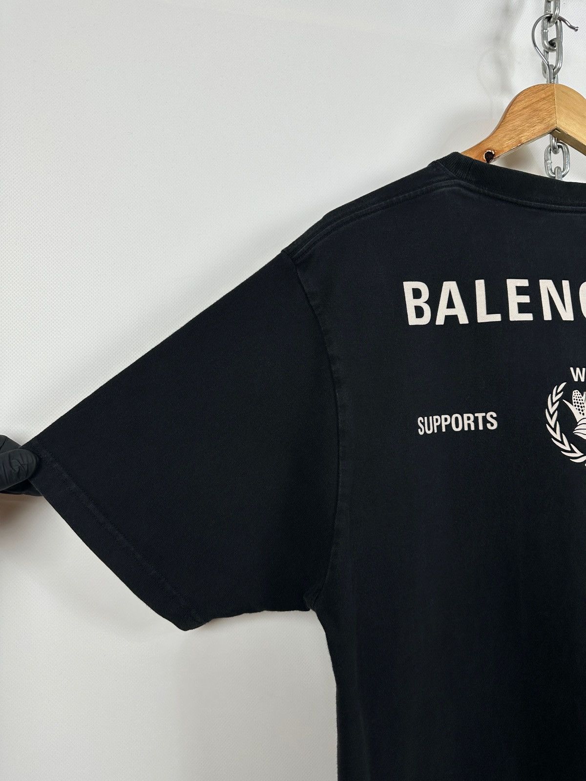Balenciaga Balenciaga WFP World Wood Programme Supports Black T-Shirt Size US L / EU 52-54 / 3 - 7 Thumbnail
