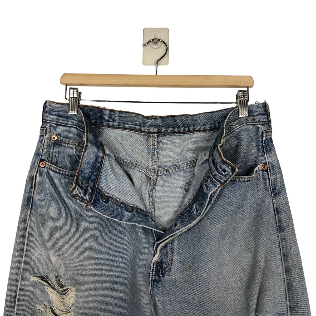 Levi's 🔥VINTAGE DENIM JEANS DISTRESSED LEVI’S 501 MADE IN USA Size US 32 / EU 48 - 17 Thumbnail