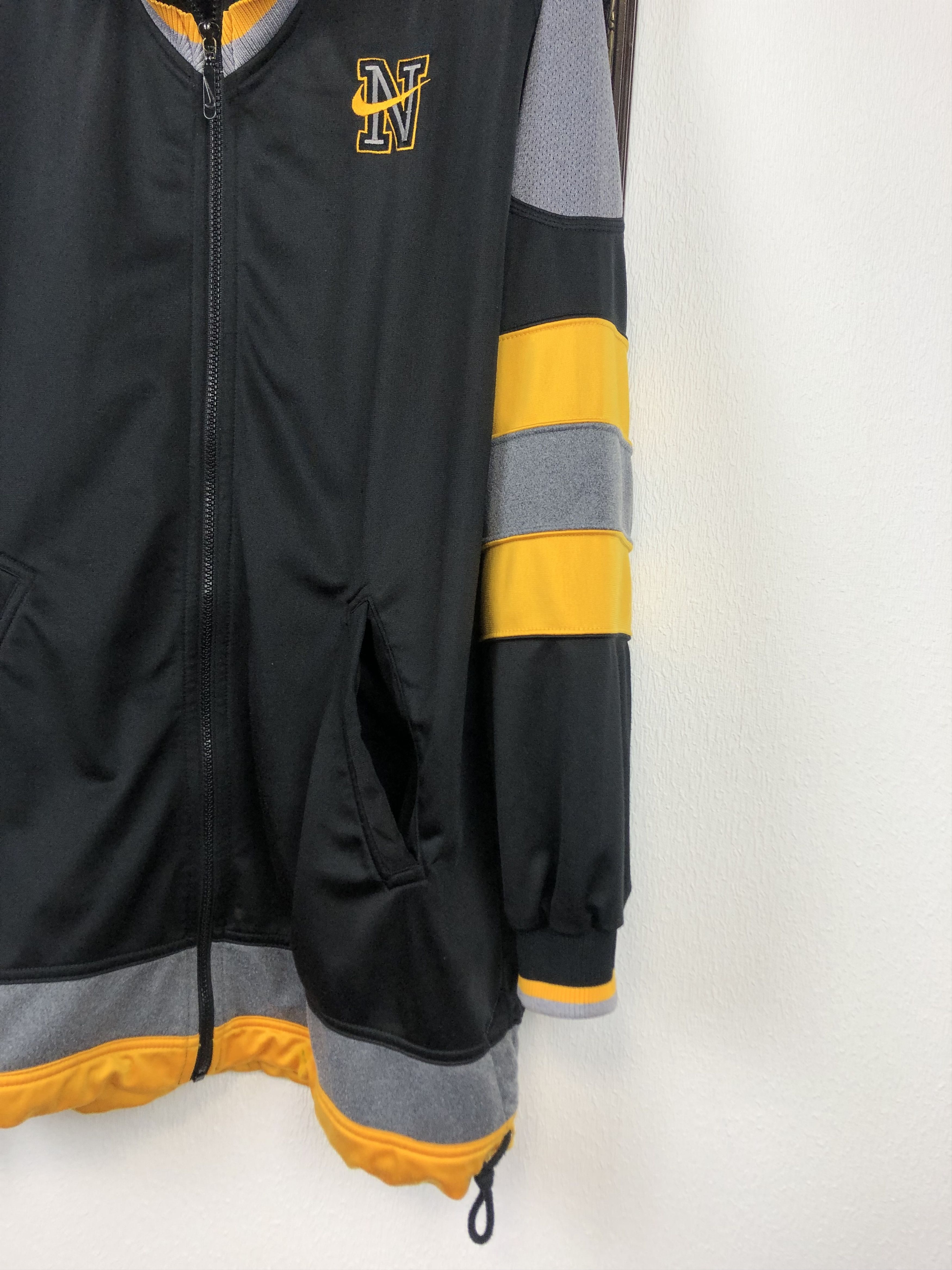 Nike Vintage Nike Swoosh Sweatshirt Jacket Rare Hype Track Top Size US L / EU 52-54 / 3 - 15 Thumbnail