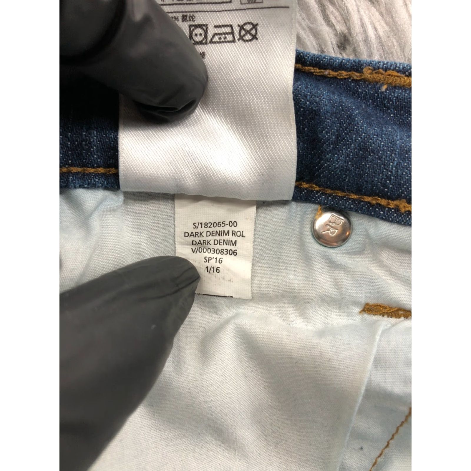 Banana Republic Banana Republic Shorts Womens Size 2 Mid Rise Medium Wash Blue Denim 5-Pocket Regular Fit Boyfriend Shirt? Size 26" / US 2 / IT 38 - 8 Thumbnail